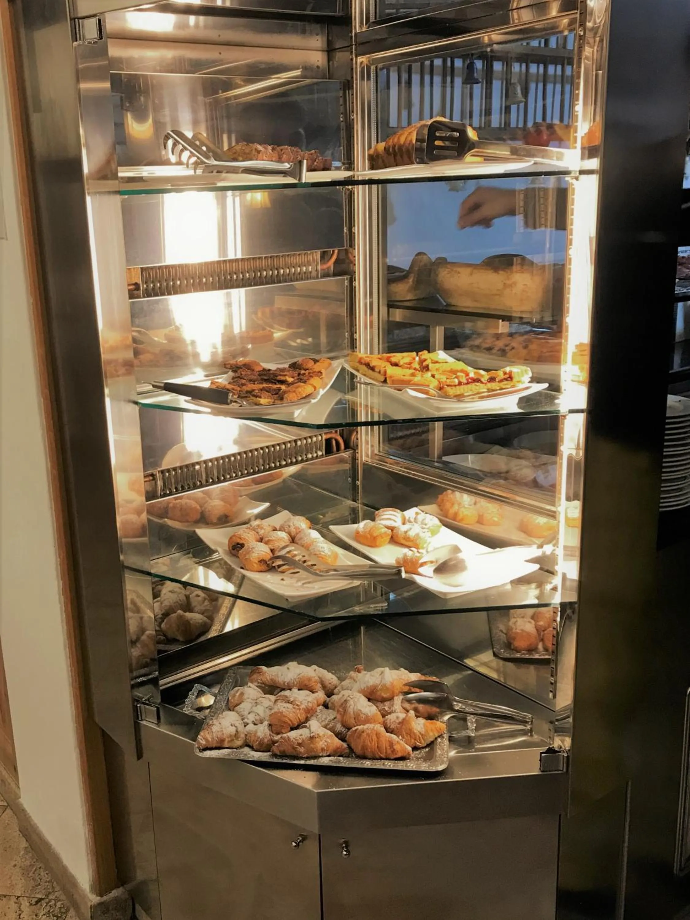 Breakfast in Hotel Des Alpes