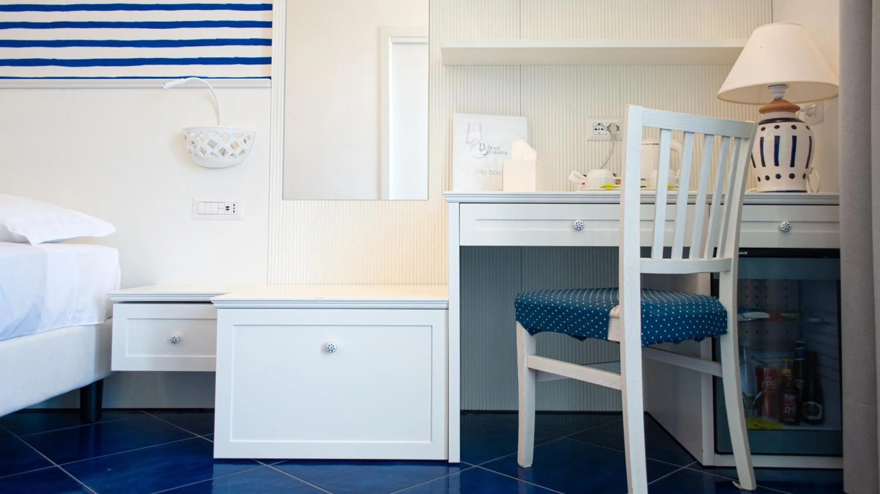 Bedroom, Bed in Hotel Calanca
