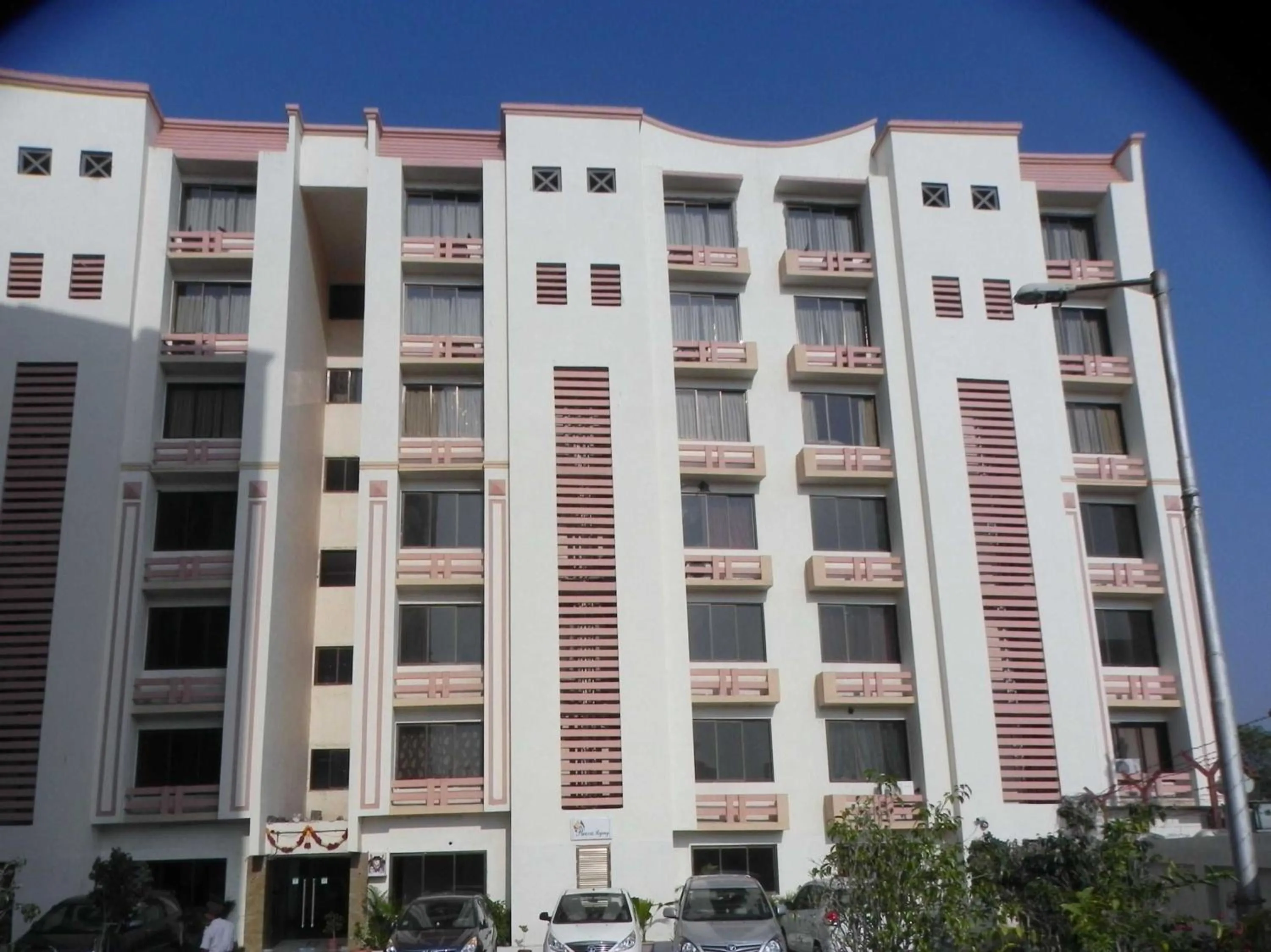 Collection O Reeva Regency