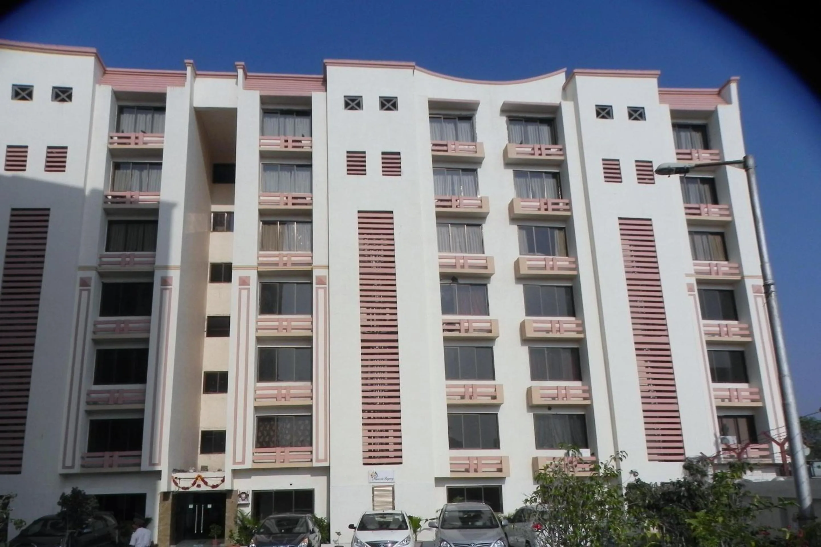 Facade/entrance in Collection O Reeva Regency