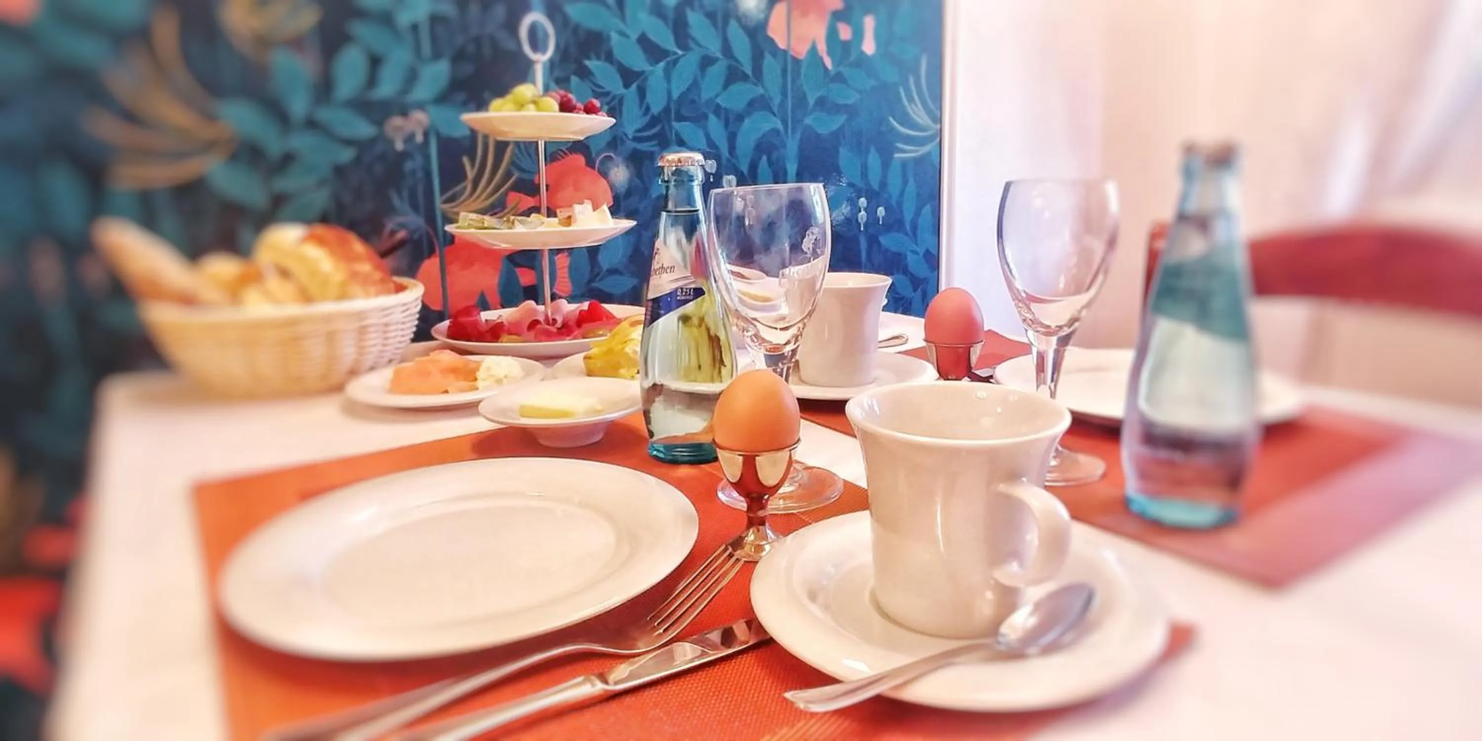 Food and drinks in Privathotel Der Schwarze Herrgott No TV