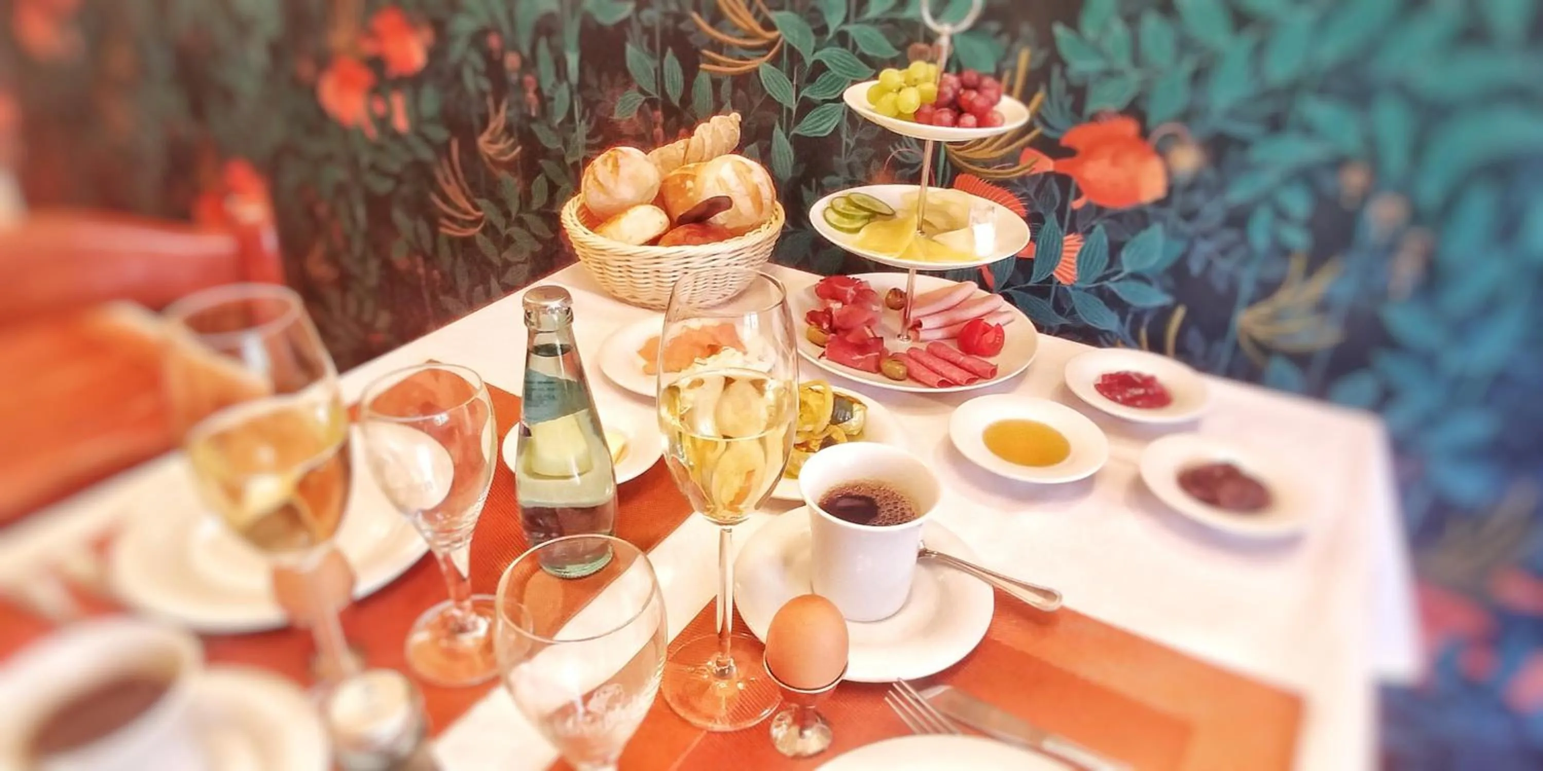 Restaurant/places to eat in Privathotel Der Schwarze Herrgott No TV