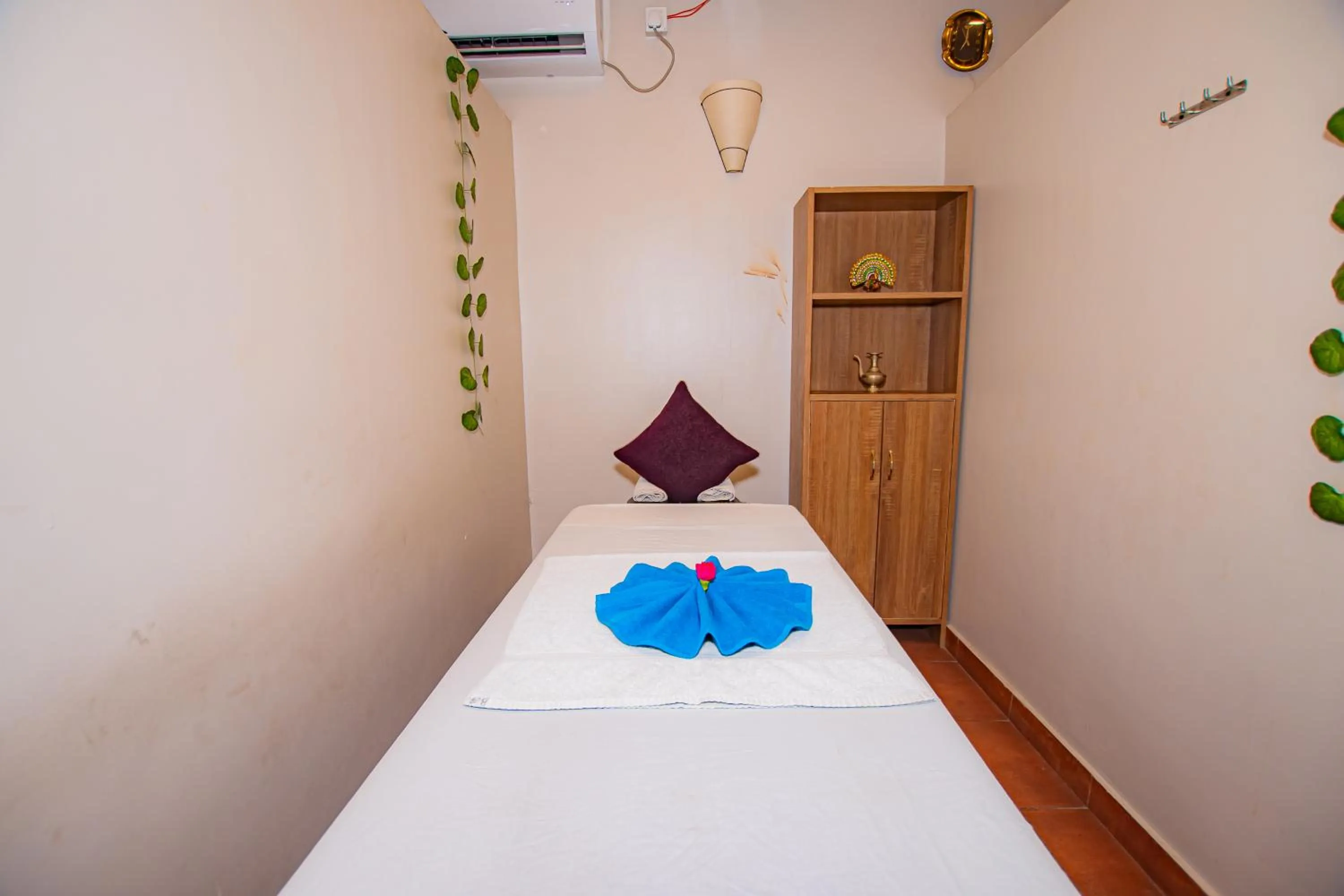 Spa and wellness centre/facilities, Bed in Busy Bee Resort, Pokhara