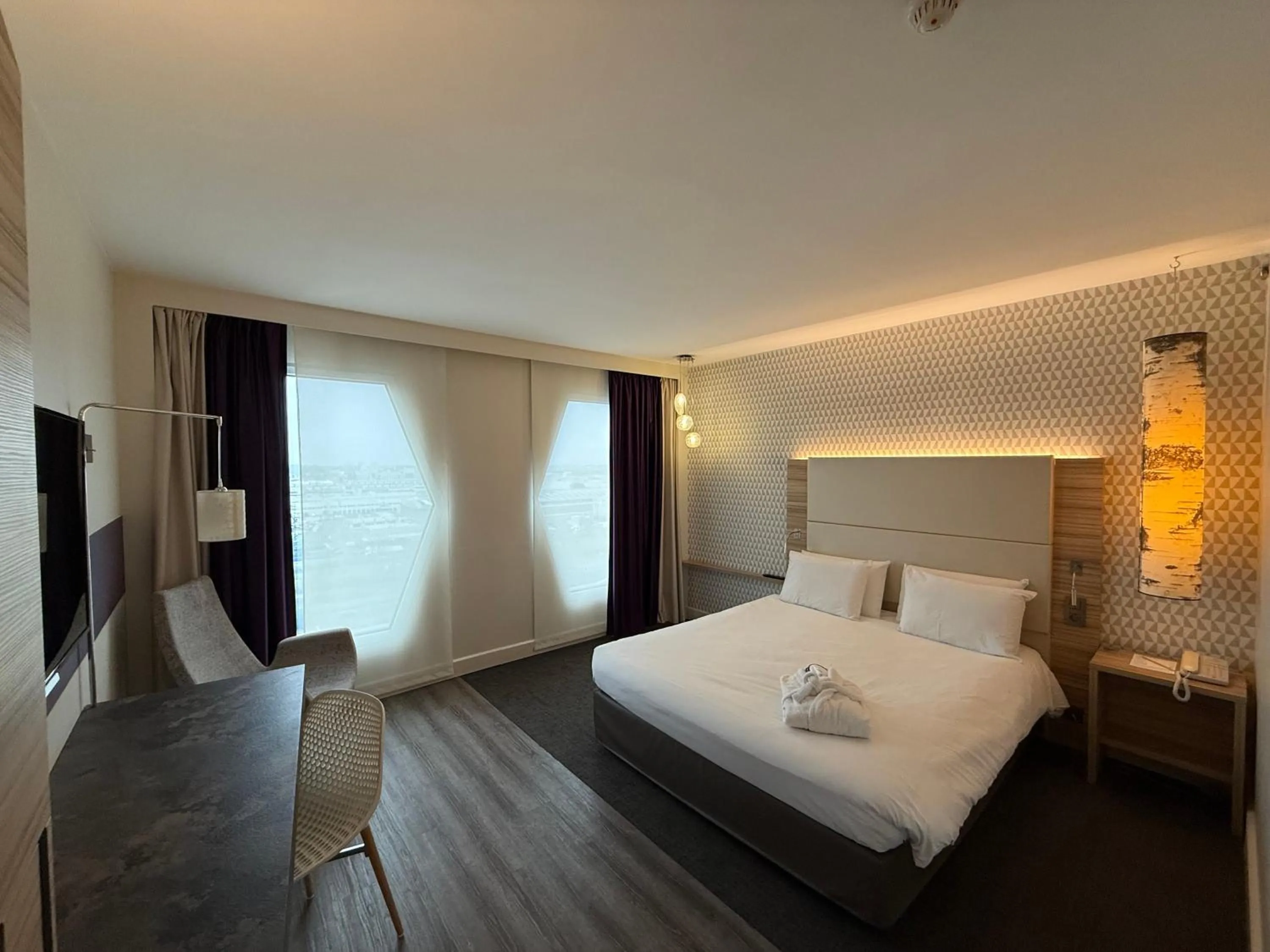 Bedroom, Bed in Mercure Paris Orly Rungis Aéroport