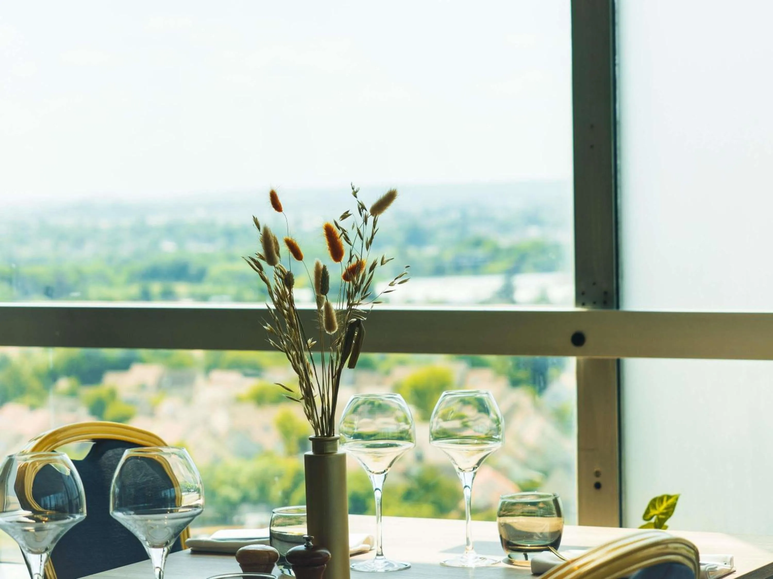 Restaurant/places to eat in Mercure Paris Orly Rungis Aéroport