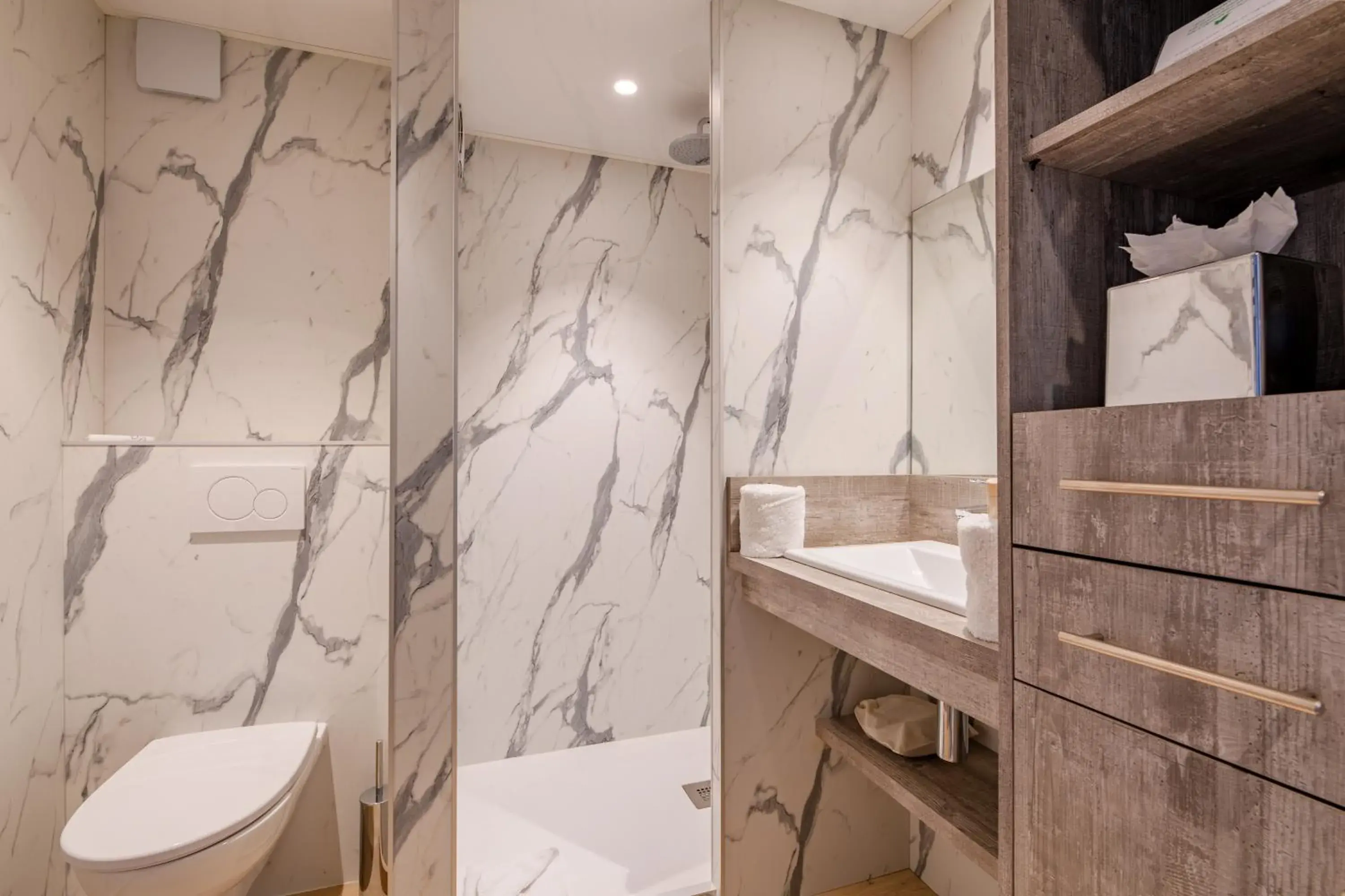 Double Room with Sea View and Balcony - First Floor in Hôtel La Plage Double Room with Sea View and Balcony - First Floor in Hôtel La Plage