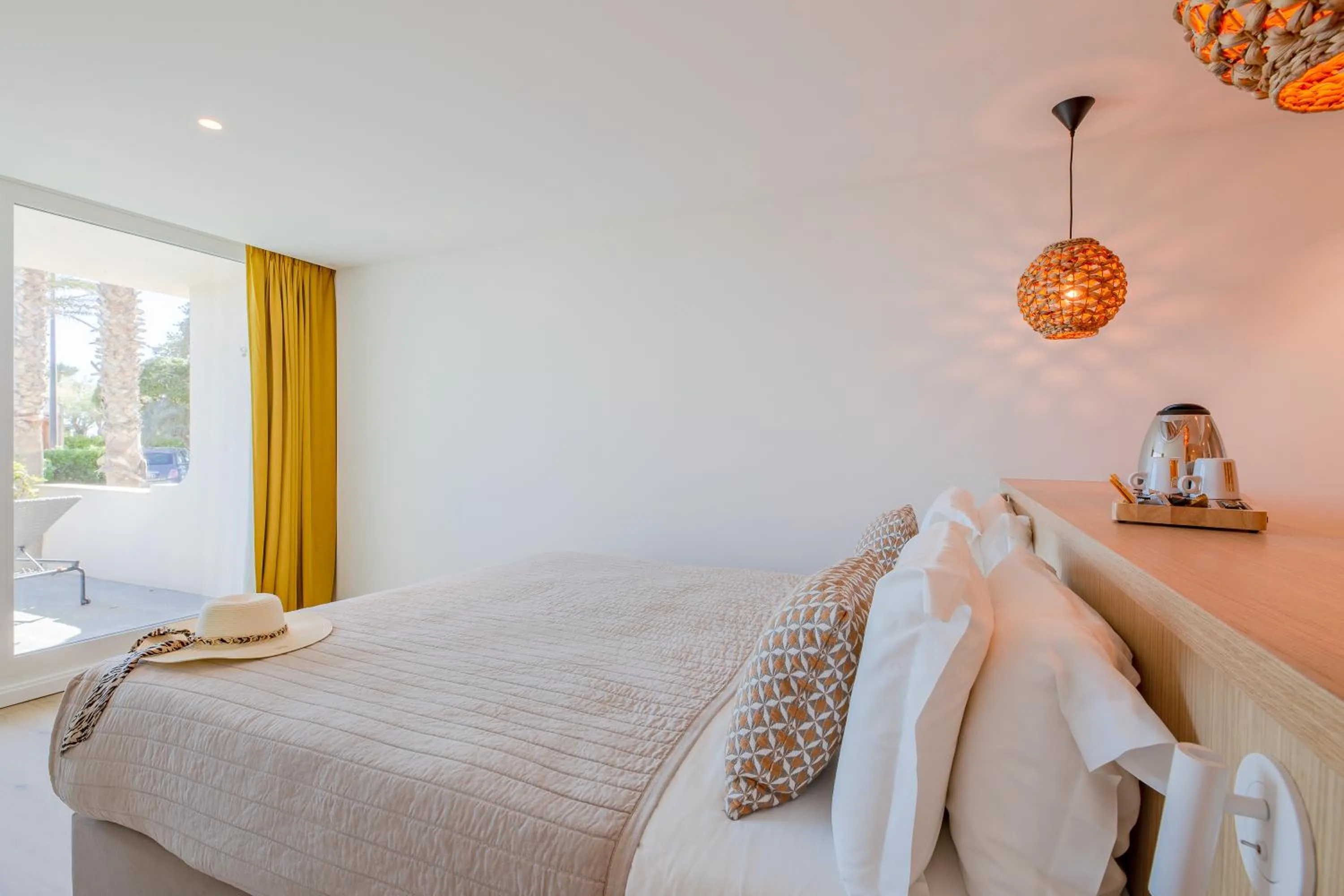 Bed in Hôtel La Plage