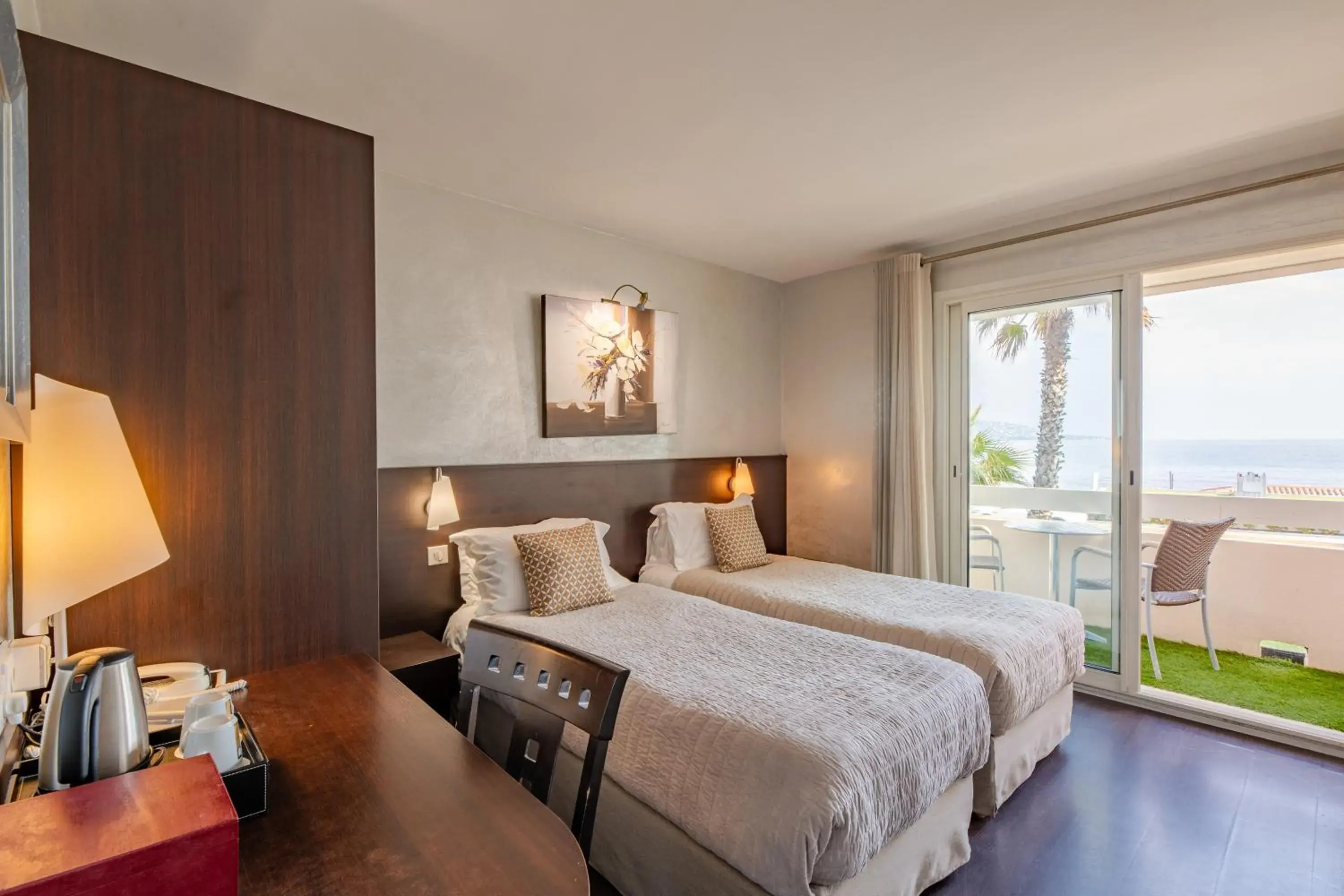 Twin Room with Sea View and Balcony - First Floor in Hôtel La Plage Twin Room with Sea View and Balcony - First Floor in Hôtel La Plage