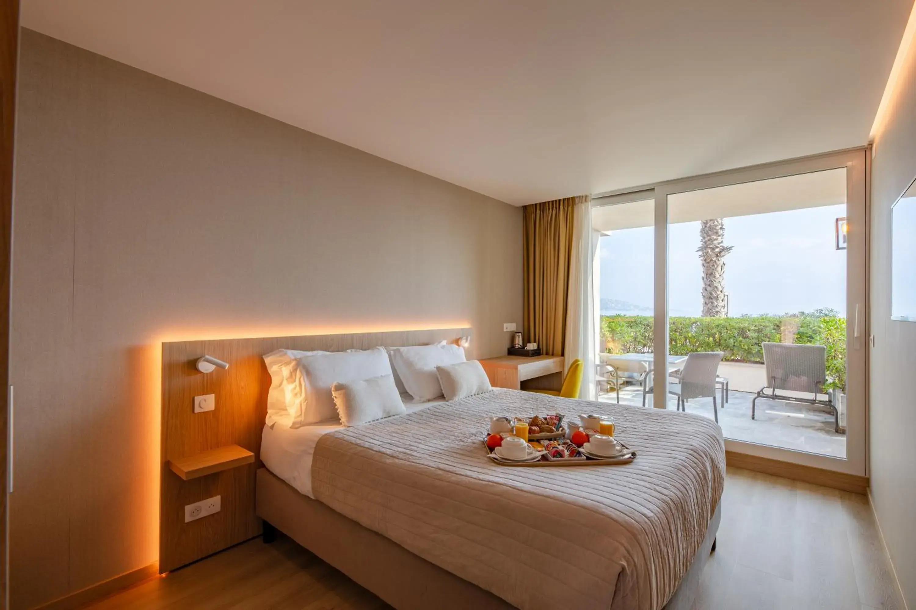 Double Room with Sea View and Terrace - Ground Floor in Hôtel La Plage Double Room with Sea View and Terrace - Ground Floor in Hôtel La Plage