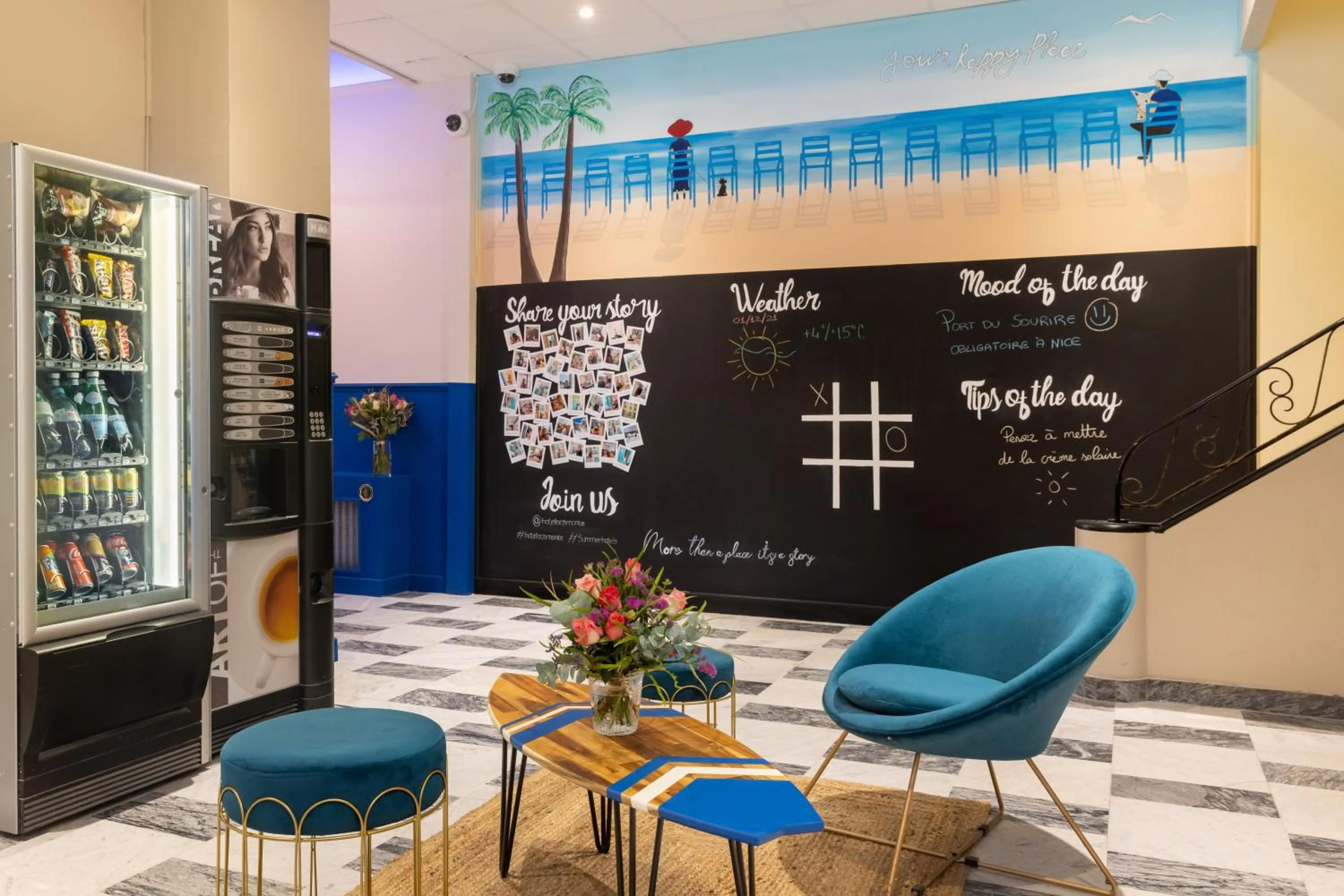 Lobby or reception in Hôtel Locarno Nice