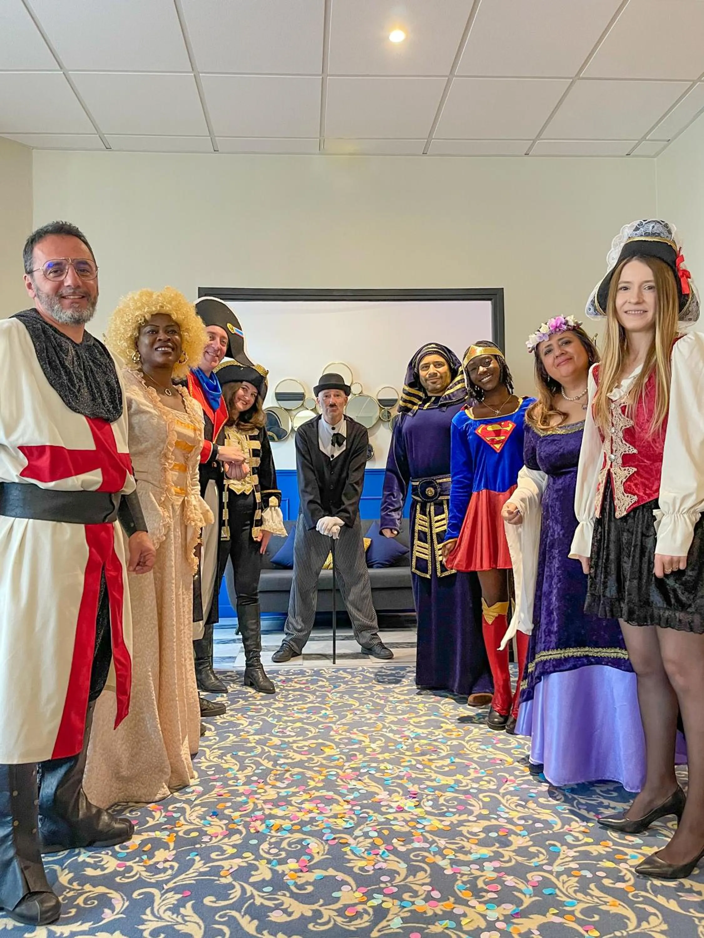 People in Hôtel Locarno Nice