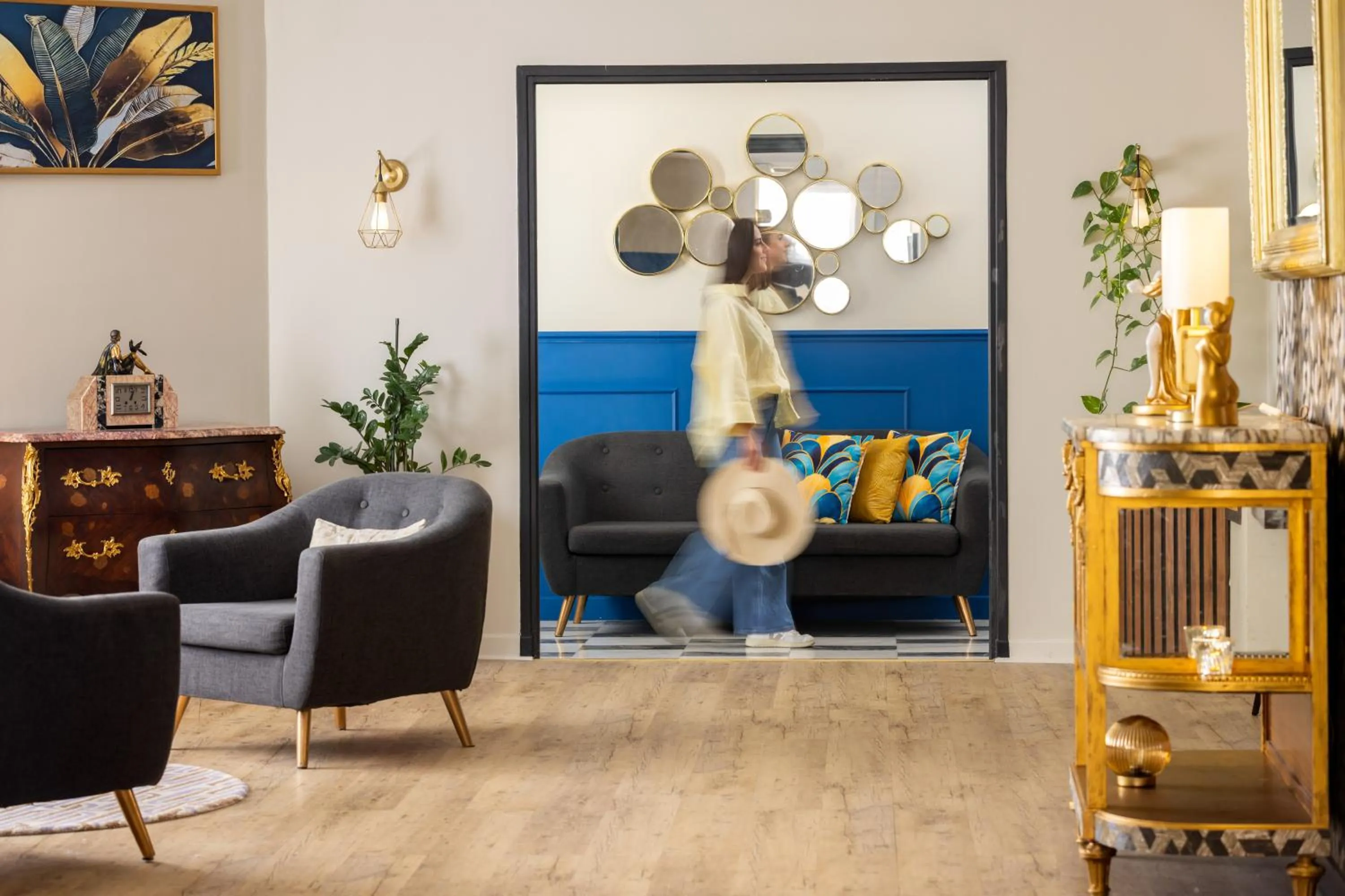 Living room in Hôtel Locarno Nice