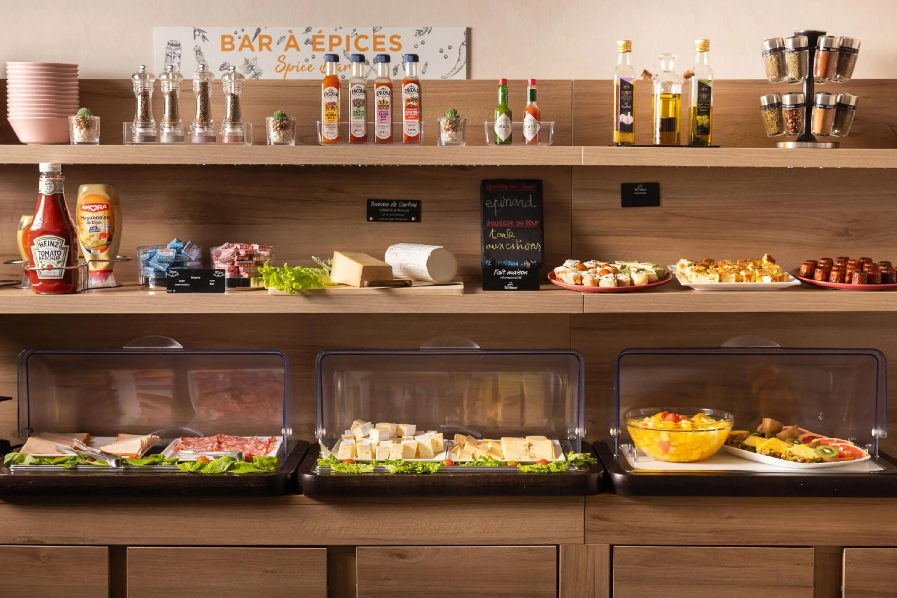 Buffet breakfast in Hôtel Locarno Nice