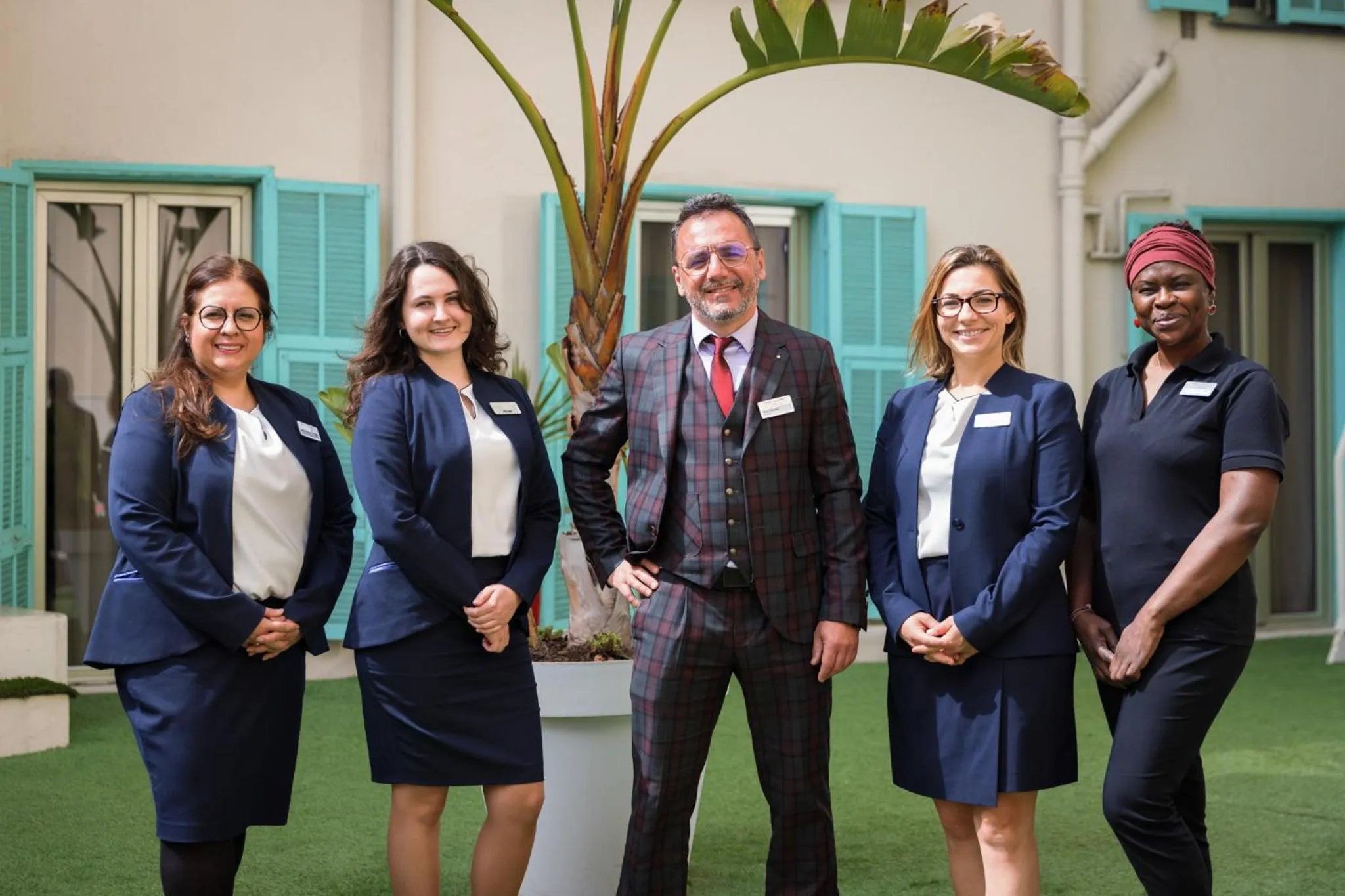 Staff in Hôtel Locarno Nice