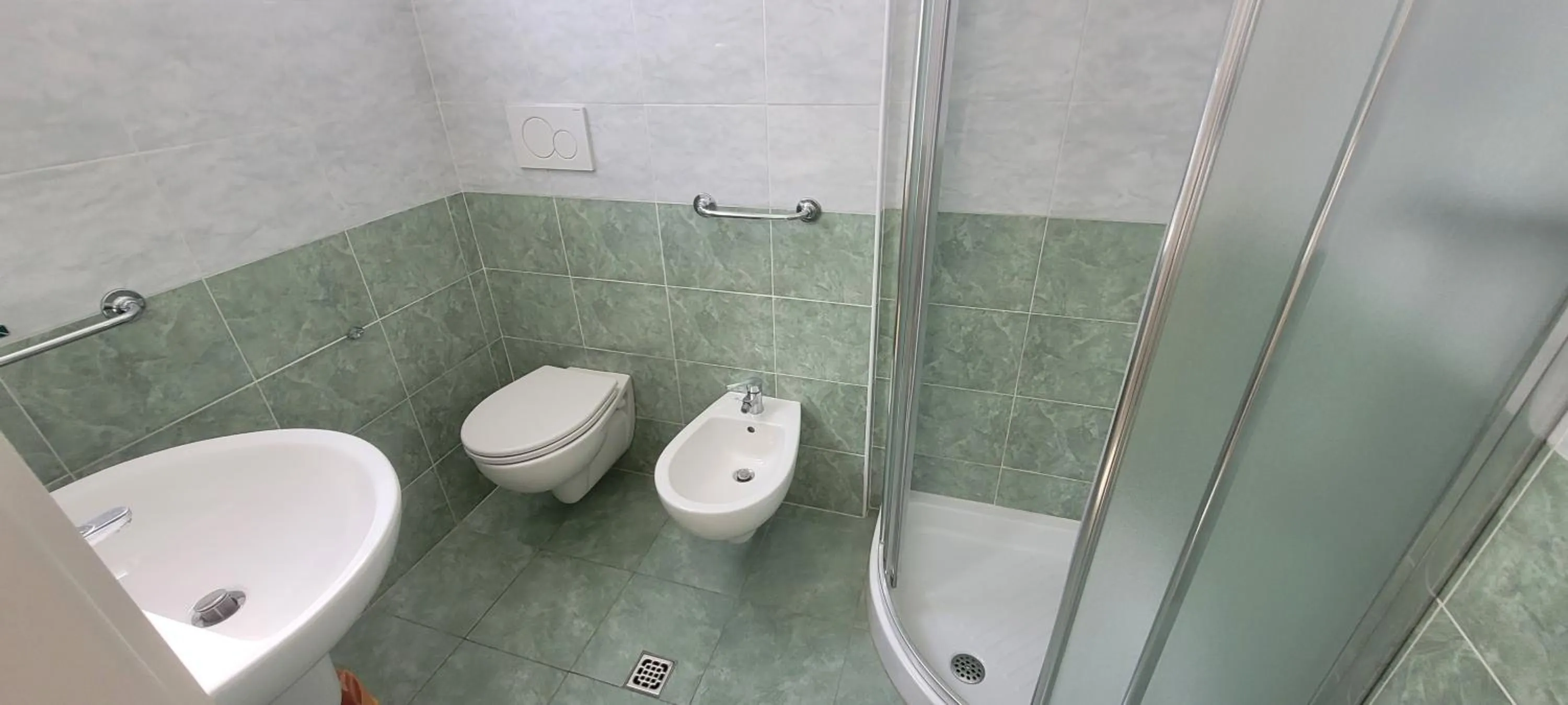 Shower in Hotel Santiago