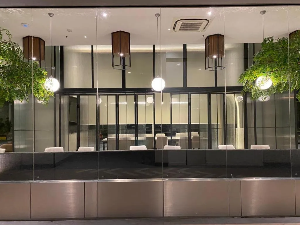 Restaurant/places to eat in Menteng Park Exclusive Emerald