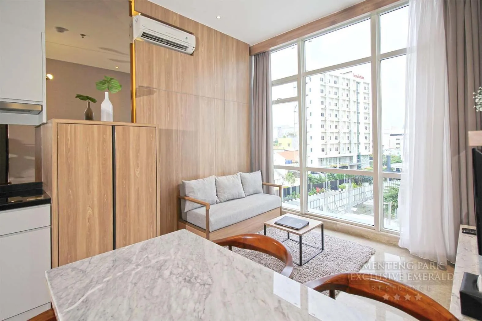 Bed in Menteng Park Exclusive Emerald