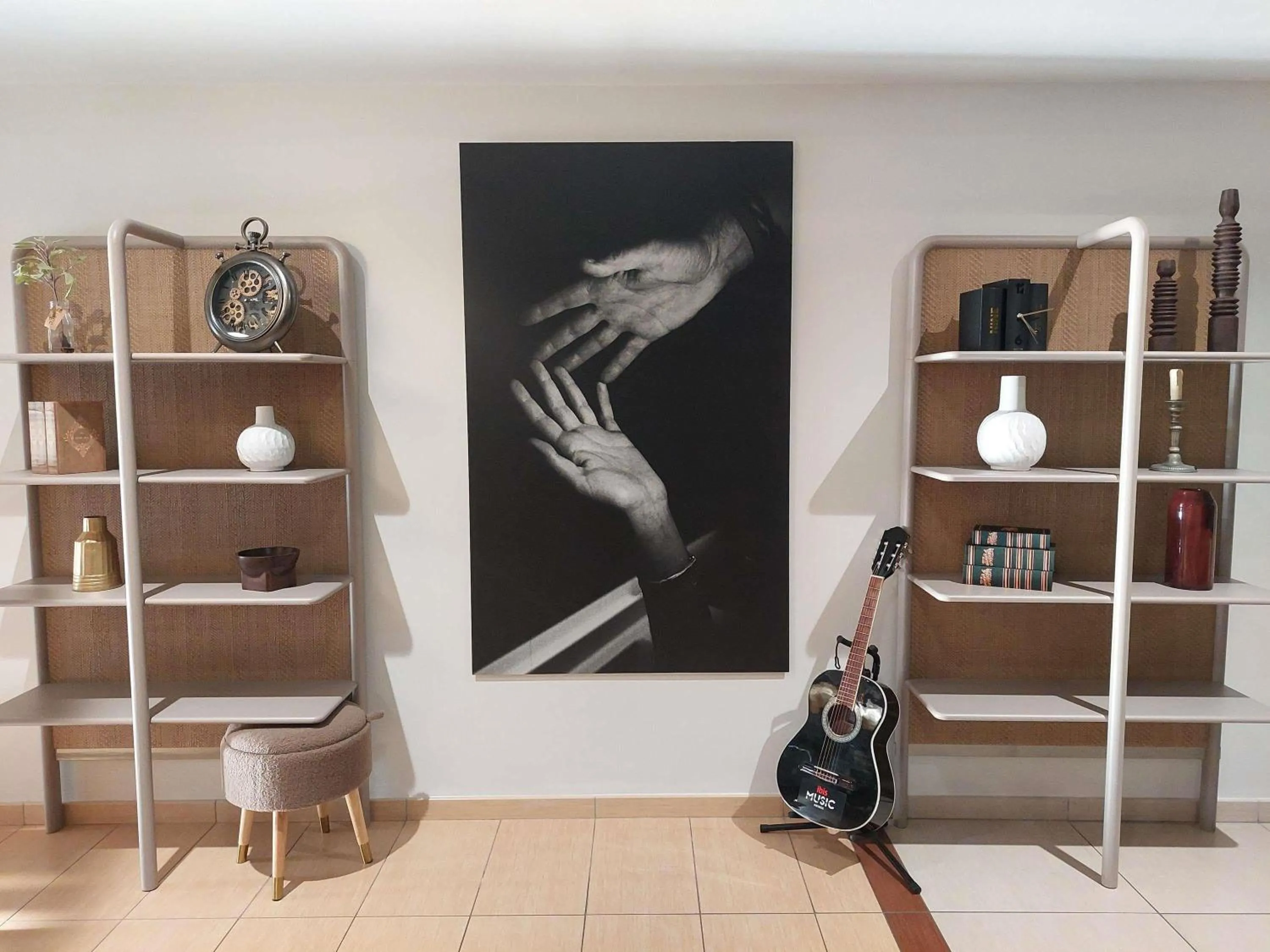 Property building in IBIS Port de plaisance