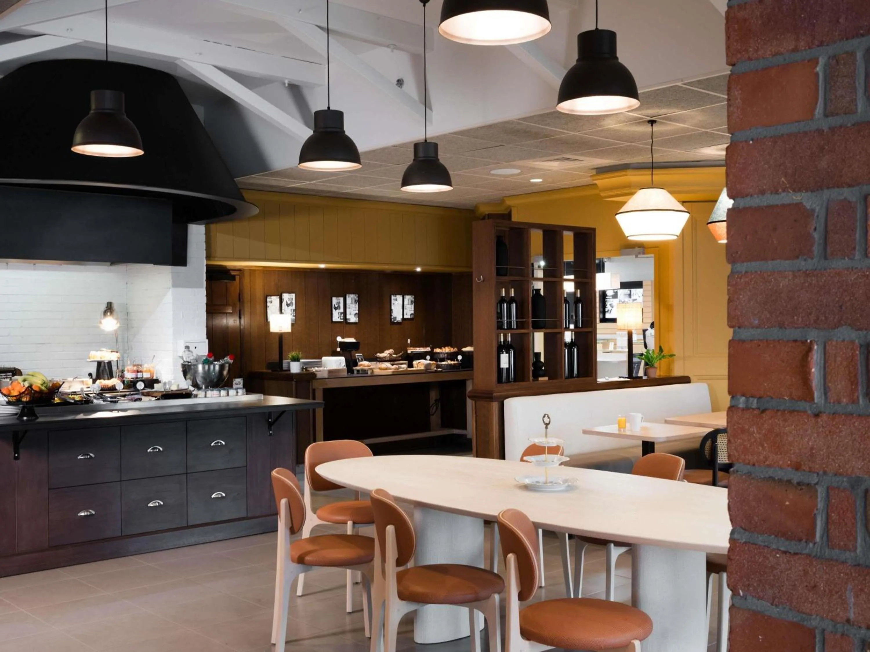 Breakfast in IBIS Port de plaisance