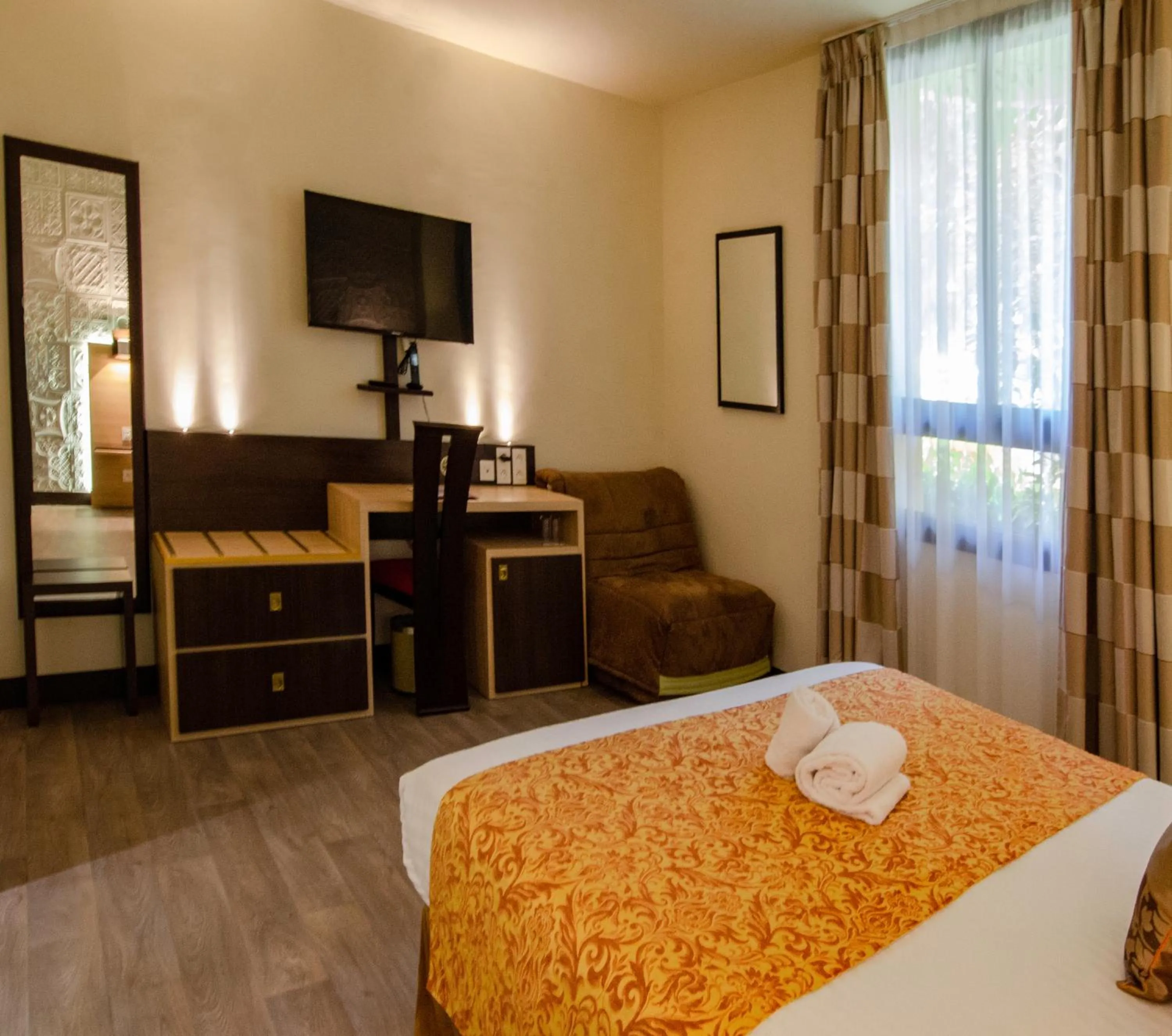 Bed in Au Grand Hôtel de Sarlat - Pavillon de SELVES