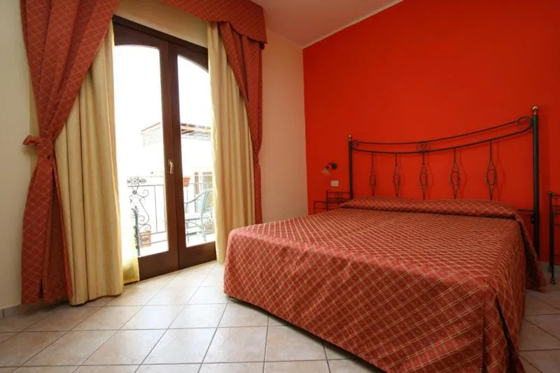 Balcony/Terrace, Bed in Zingaro Hotel