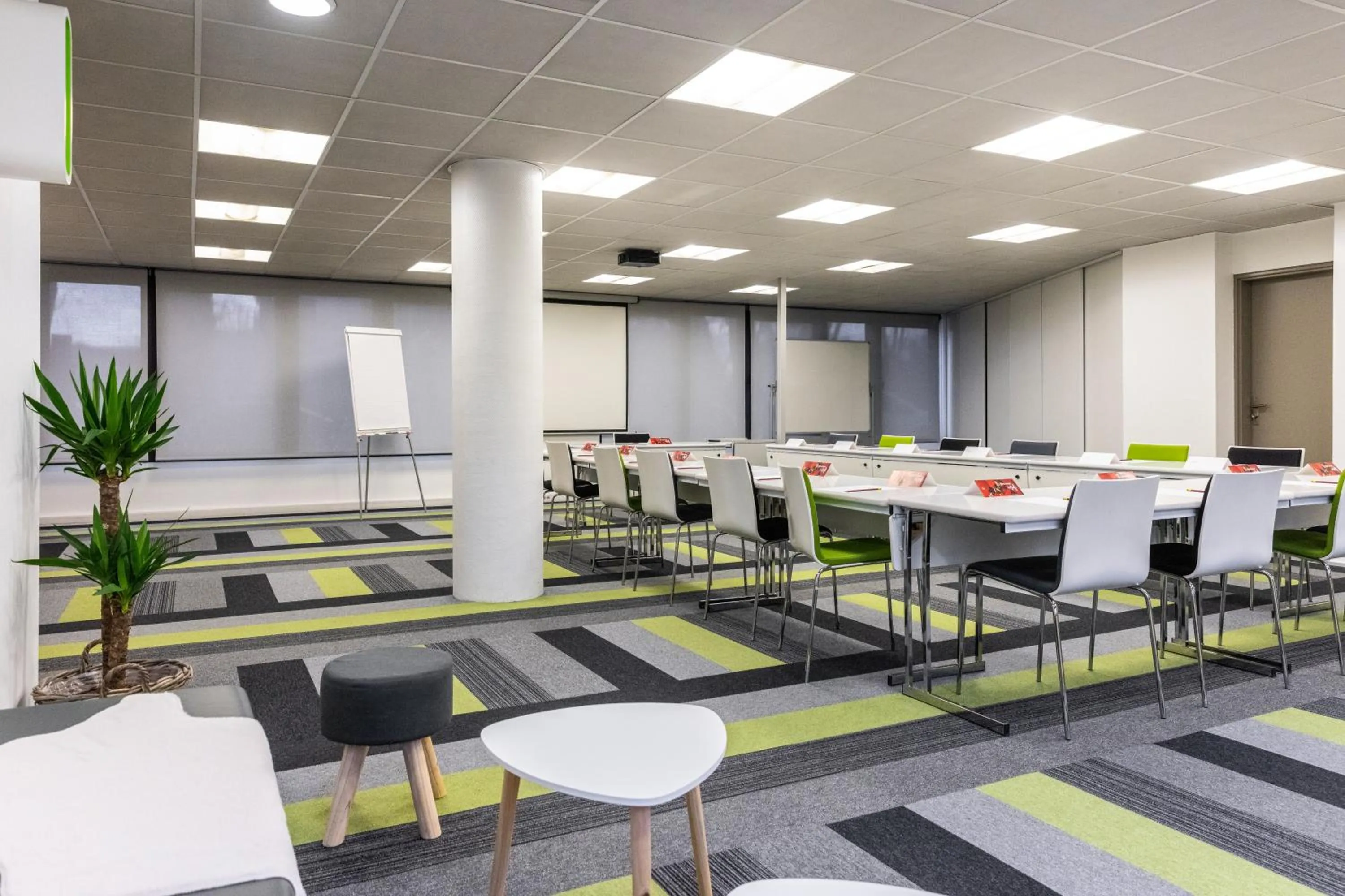 Meeting/conference room in ibis Toulouse Pont Jumeaux