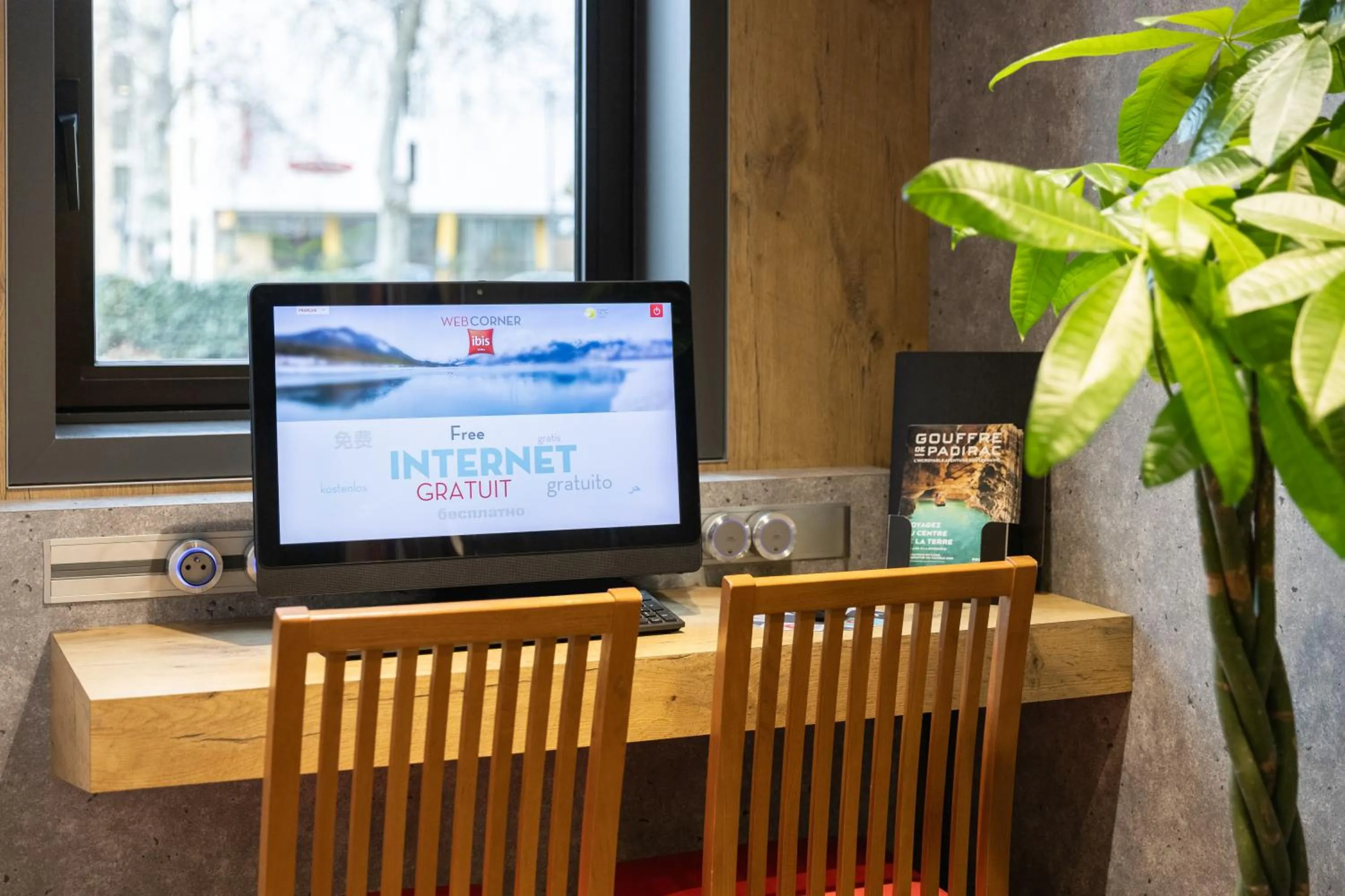 internet in ibis Toulouse Pont Jumeaux