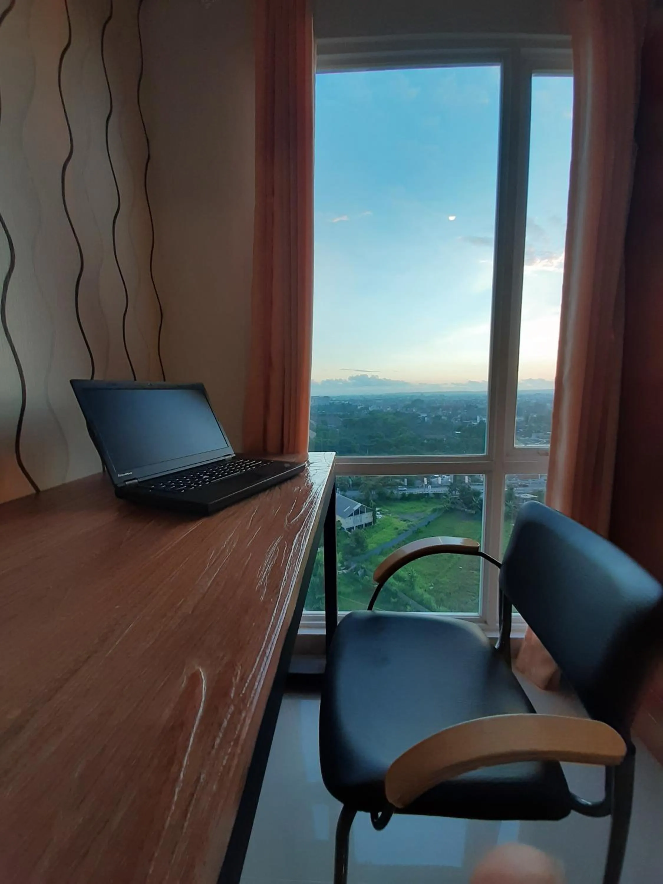 Seating area in Apartemen Taman Melati Sinduadi By NGINAP