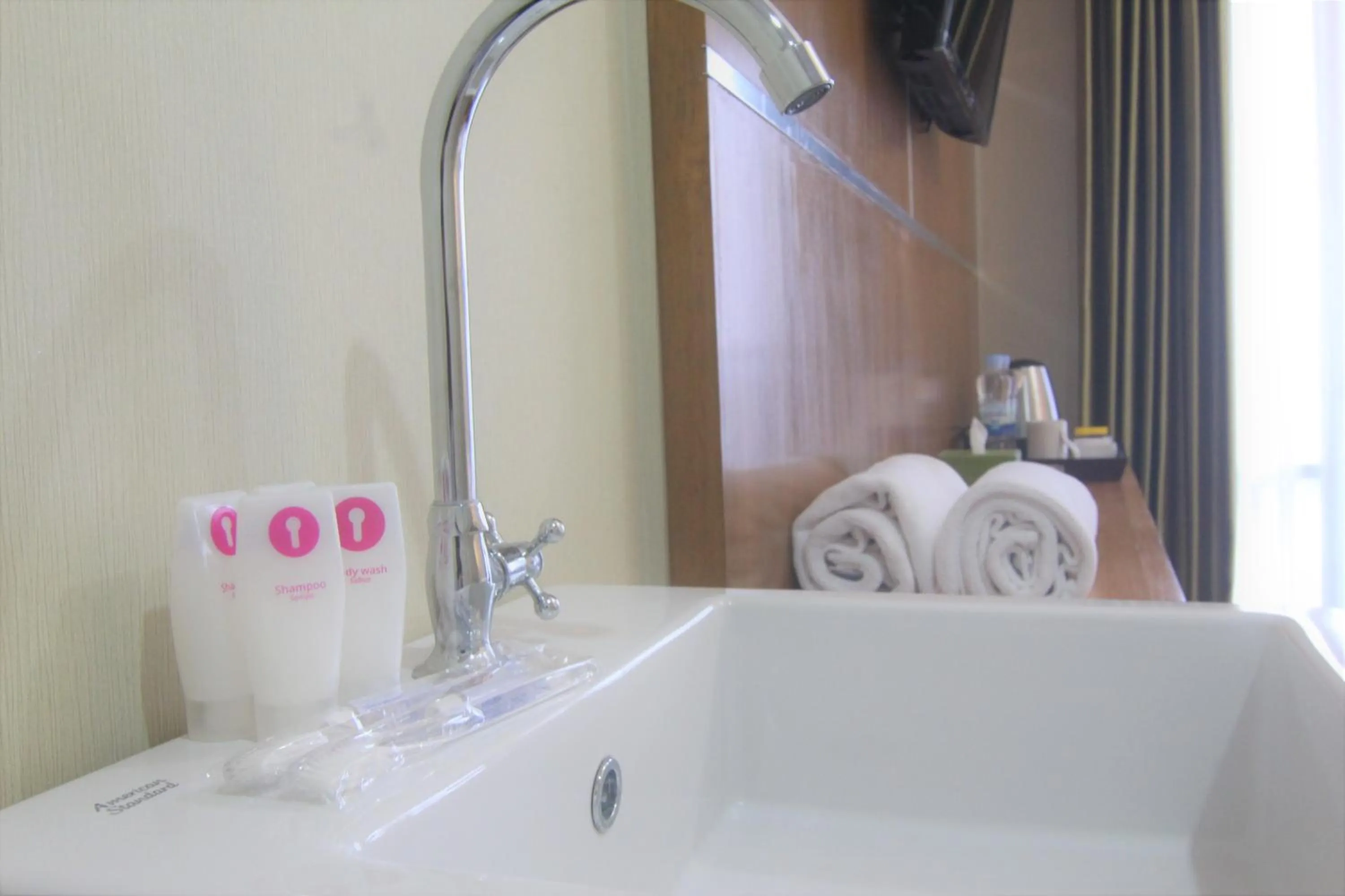 Bathroom in Apartemen Taman Melati Sinduadi By NGINAP