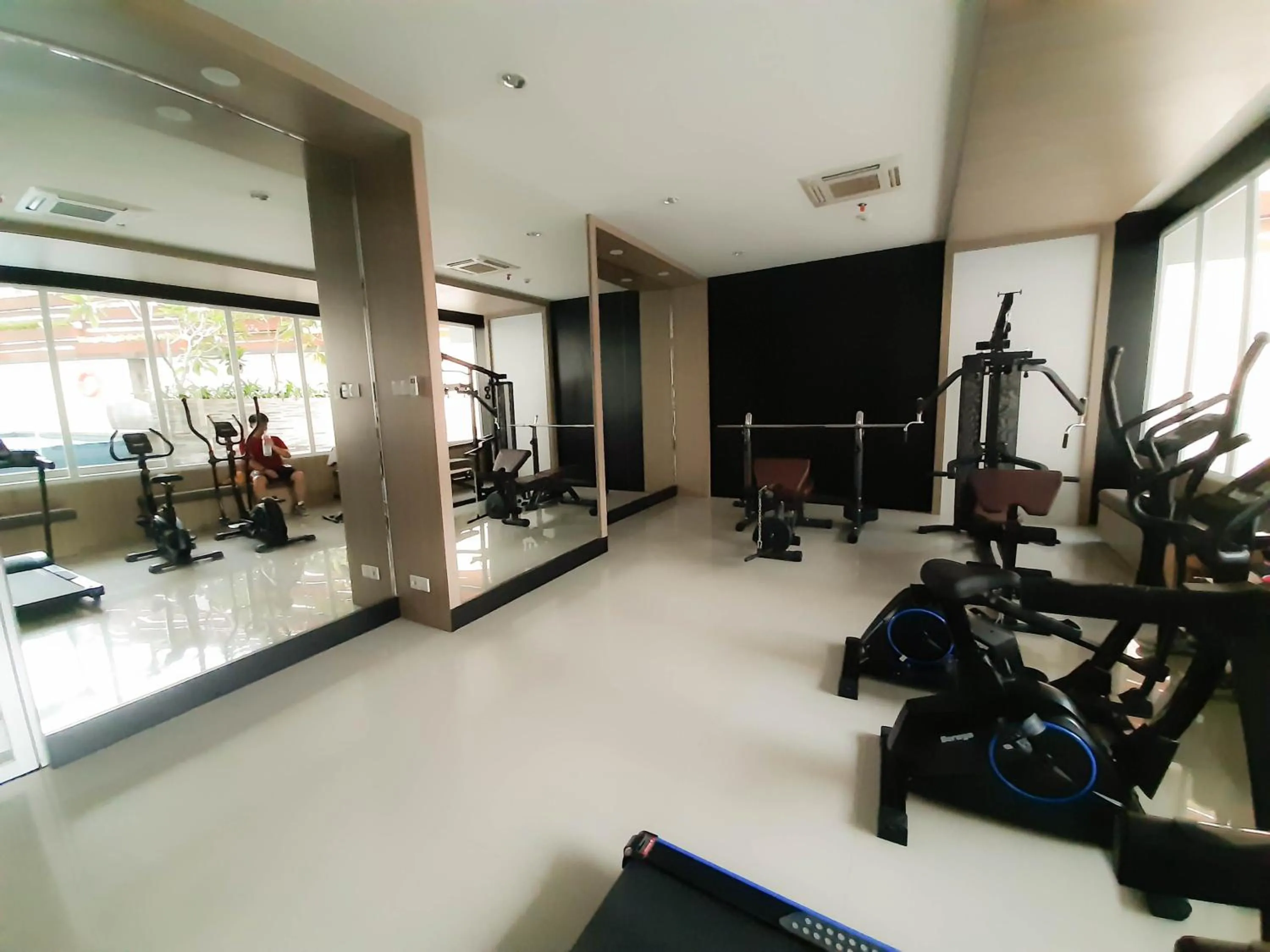 Fitness centre/facilities in Apartemen Taman Melati Sinduadi By NGINAP