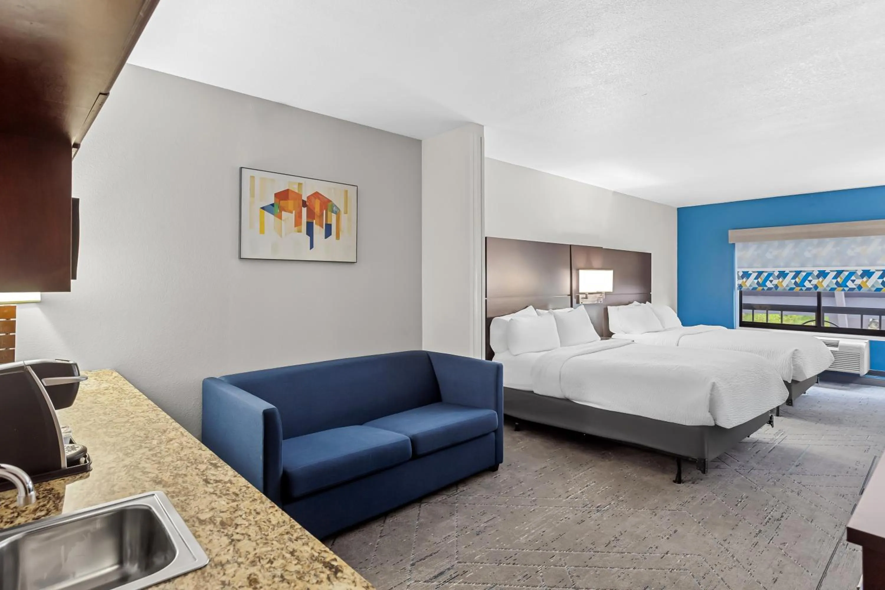 Bedroom, Bed in Holiday Inn Express & Suites Cross Lanes by IHG