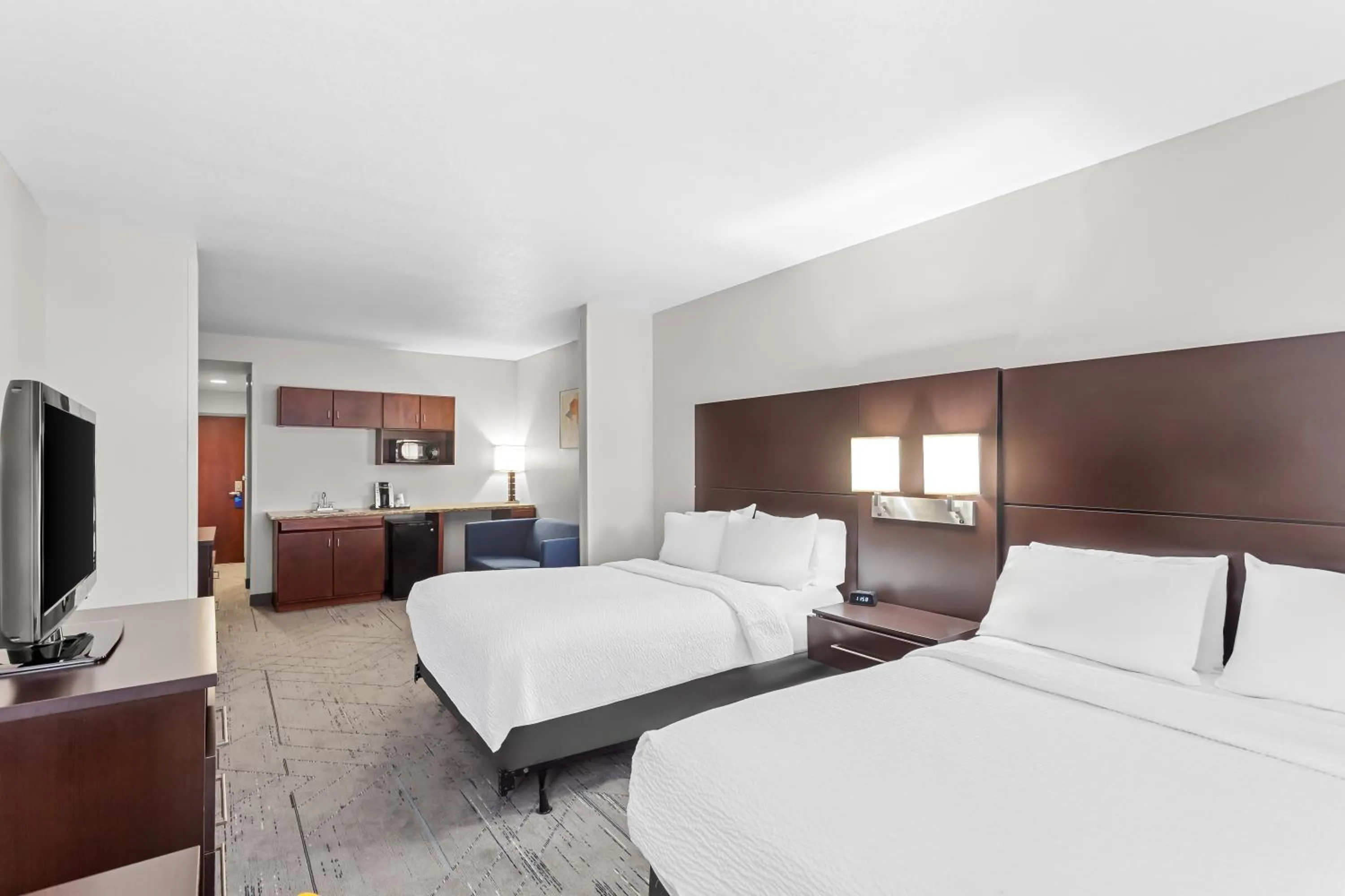 Bedroom, Bed in Holiday Inn Express & Suites Cross Lanes by IHG