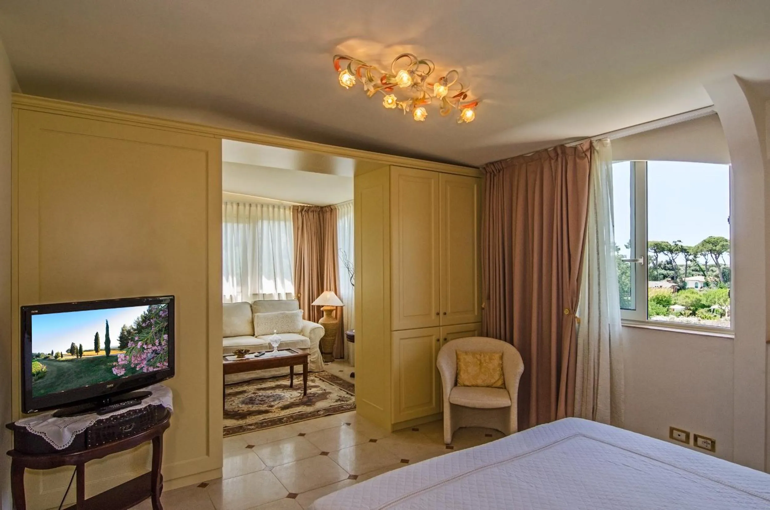 Photo of the whole room, Bed in Hotel Kyrton