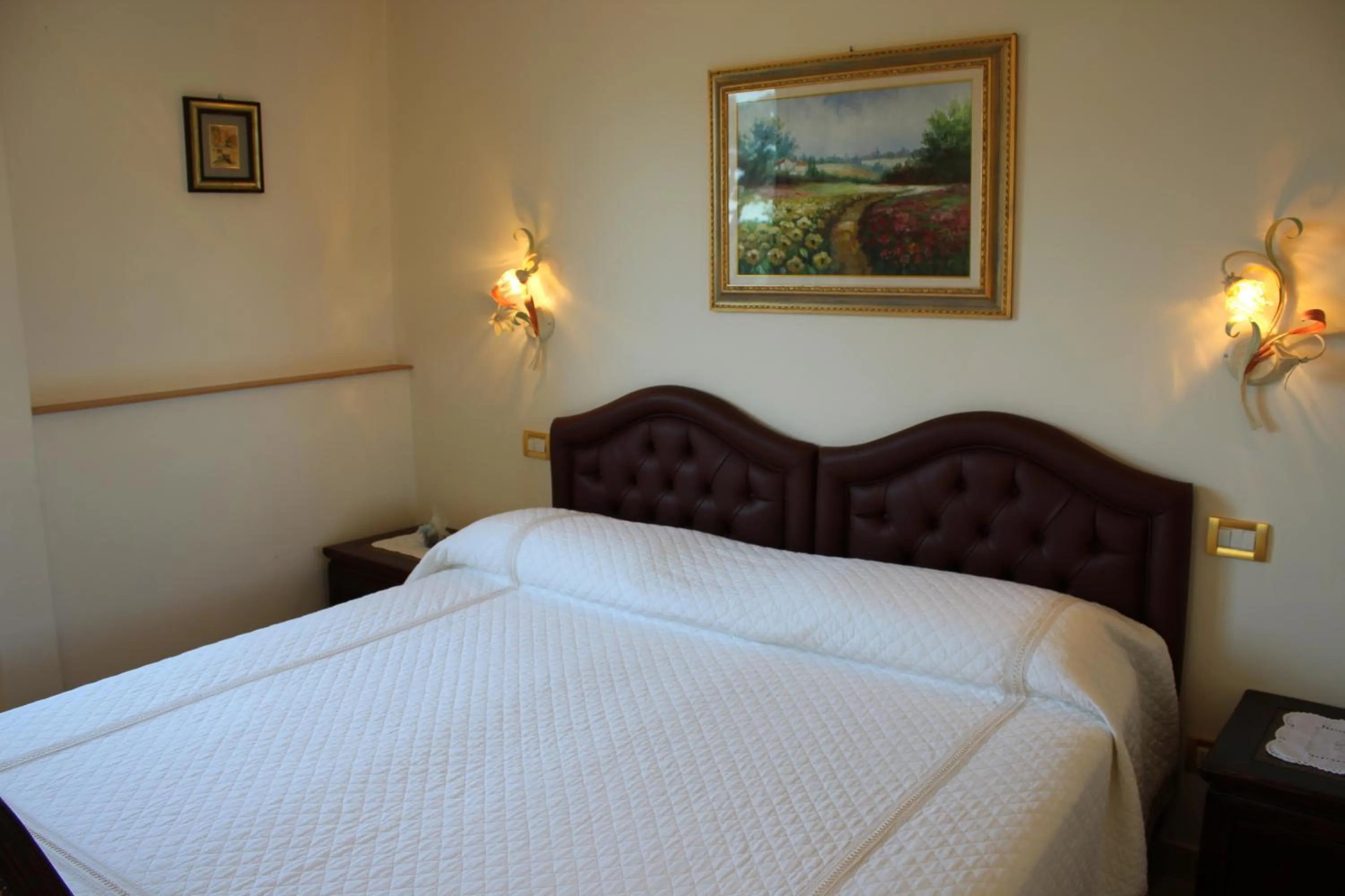 Photo of the whole room, Bed in Hotel Kyrton