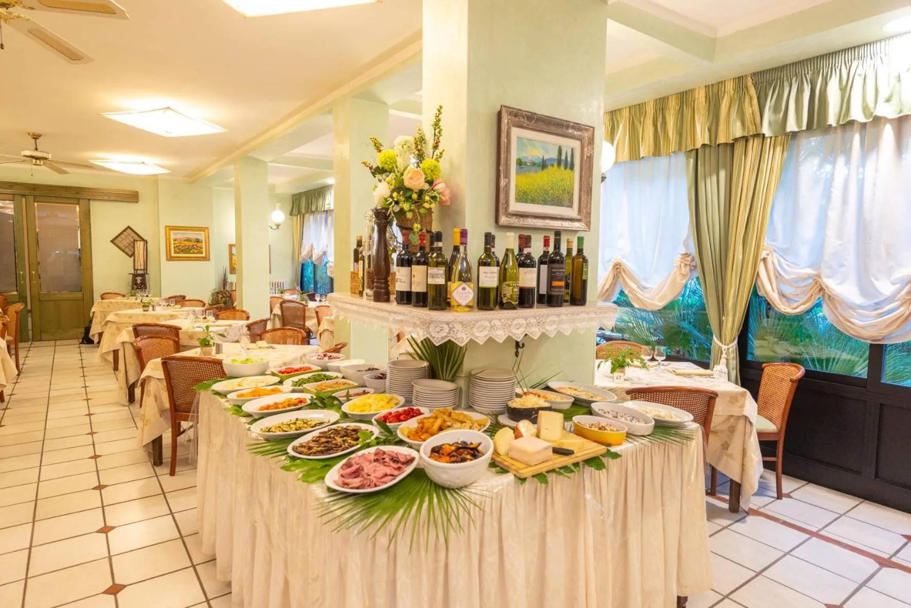 Restaurant/places to eat in Hotel Kyrton