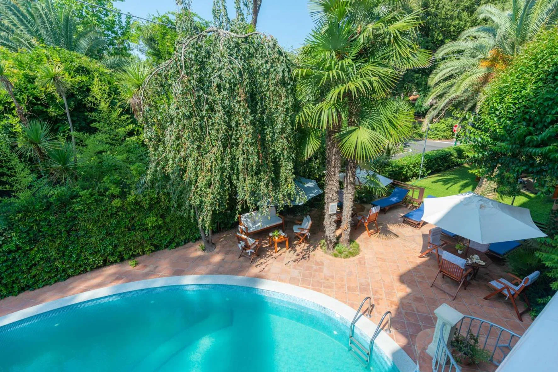 Swimming pool in Hotel Kyrton