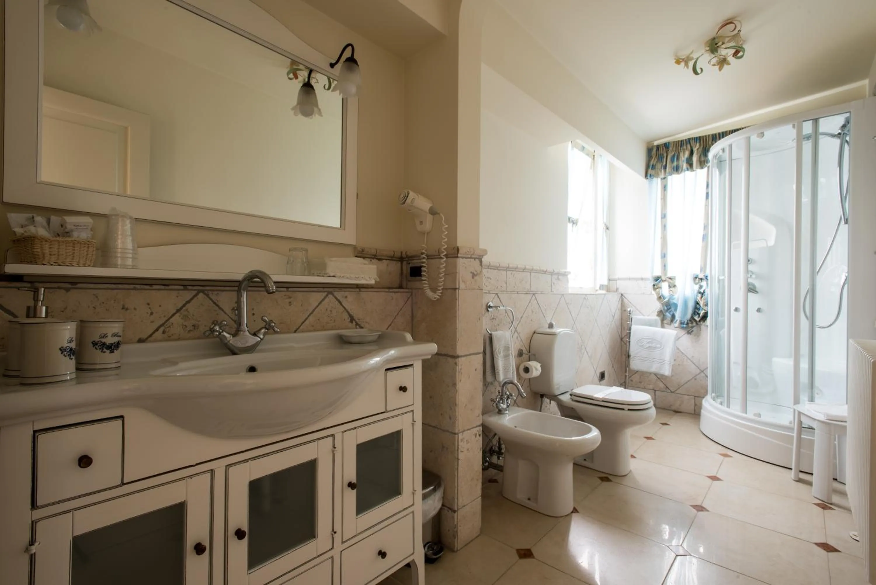 Bathroom in Hotel Kyrton