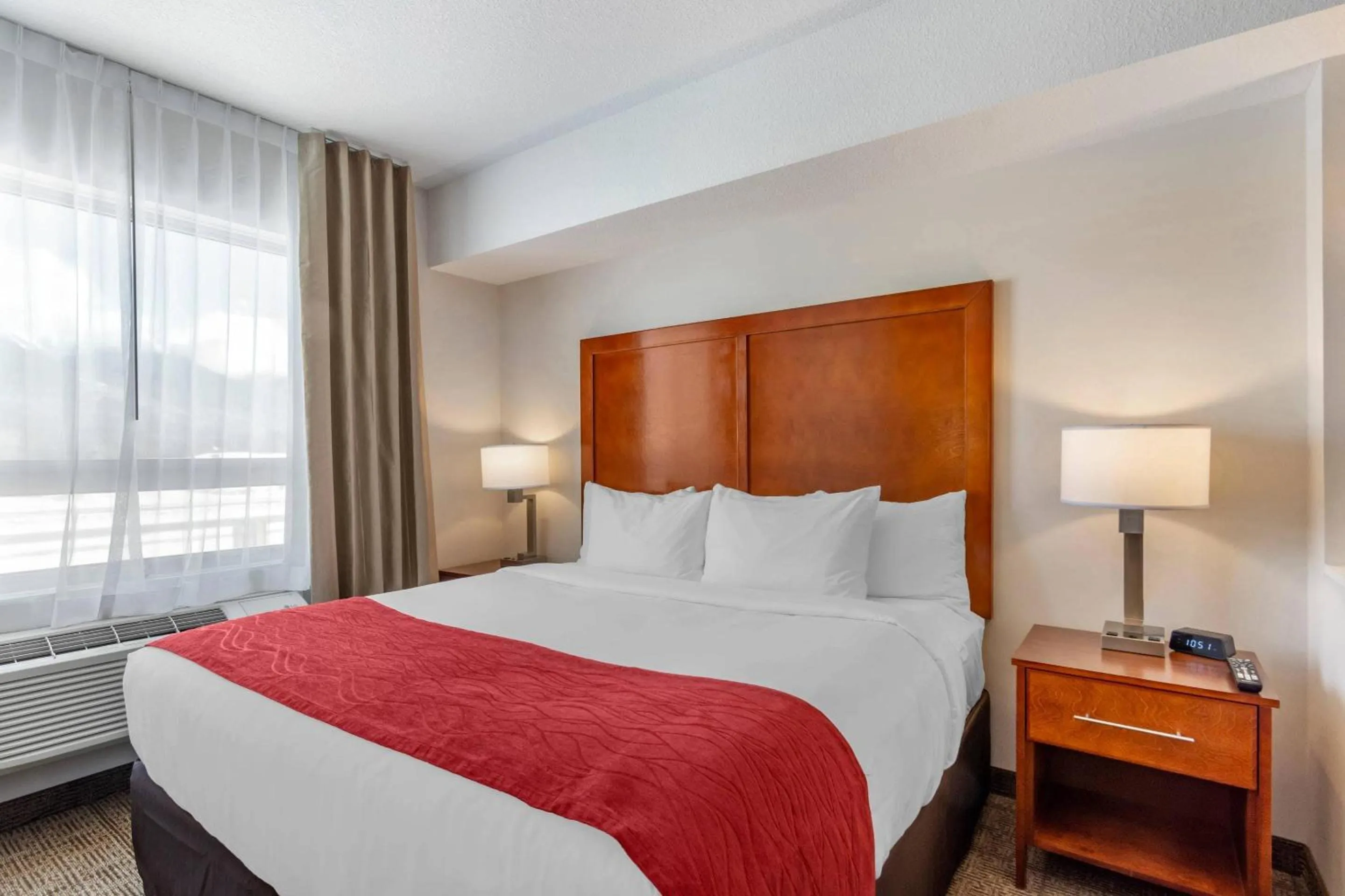 Bedroom, Bed in Comfort Inn & Suites