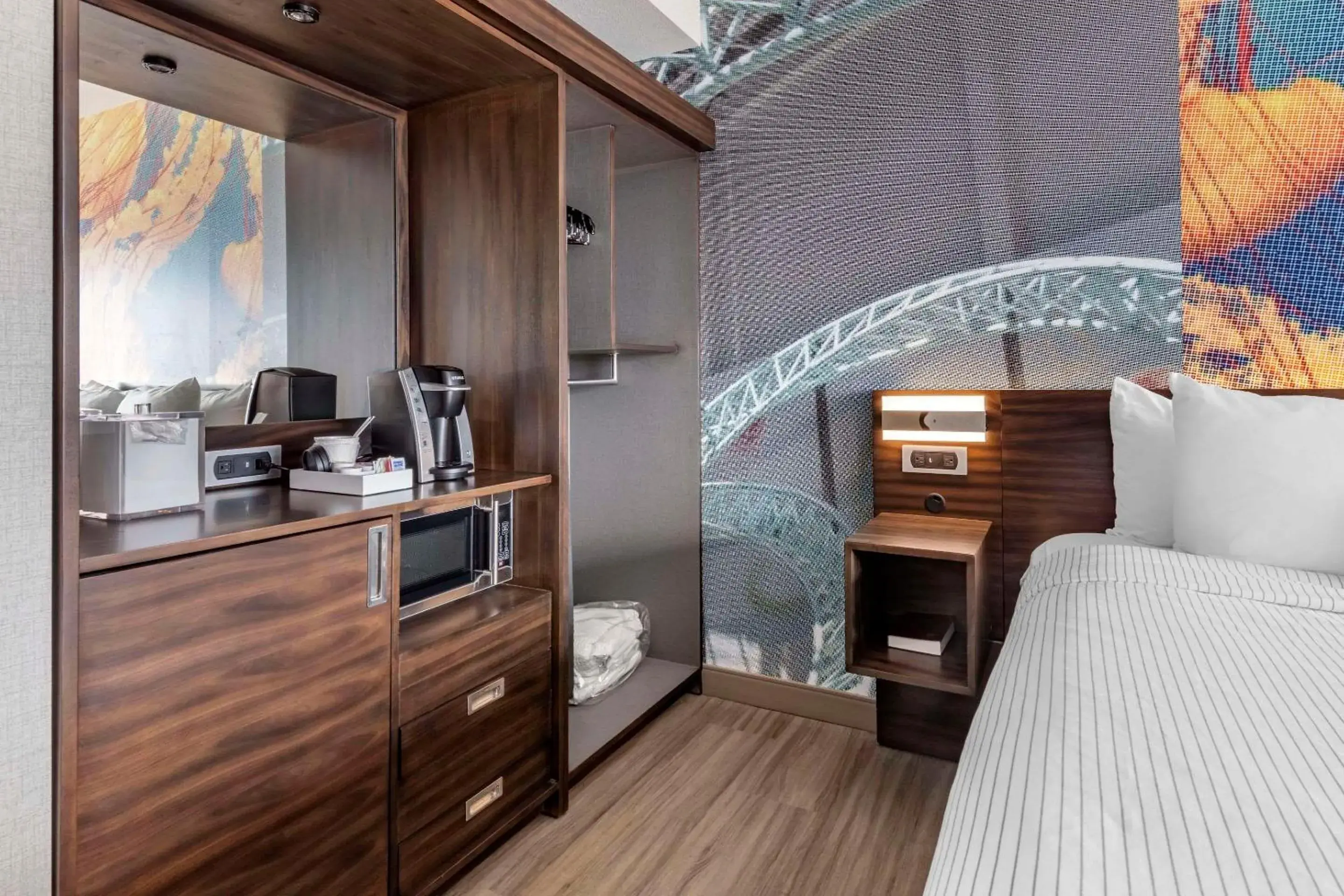 King Room - Disability Access/Non-Smoking in Cambria Hotel Bloomington Mall of America Minneapolis Airport King Room - Disability Access/Non-Smoking in Cambria Hotel Bloomington Mall of America Minneapolis Airport