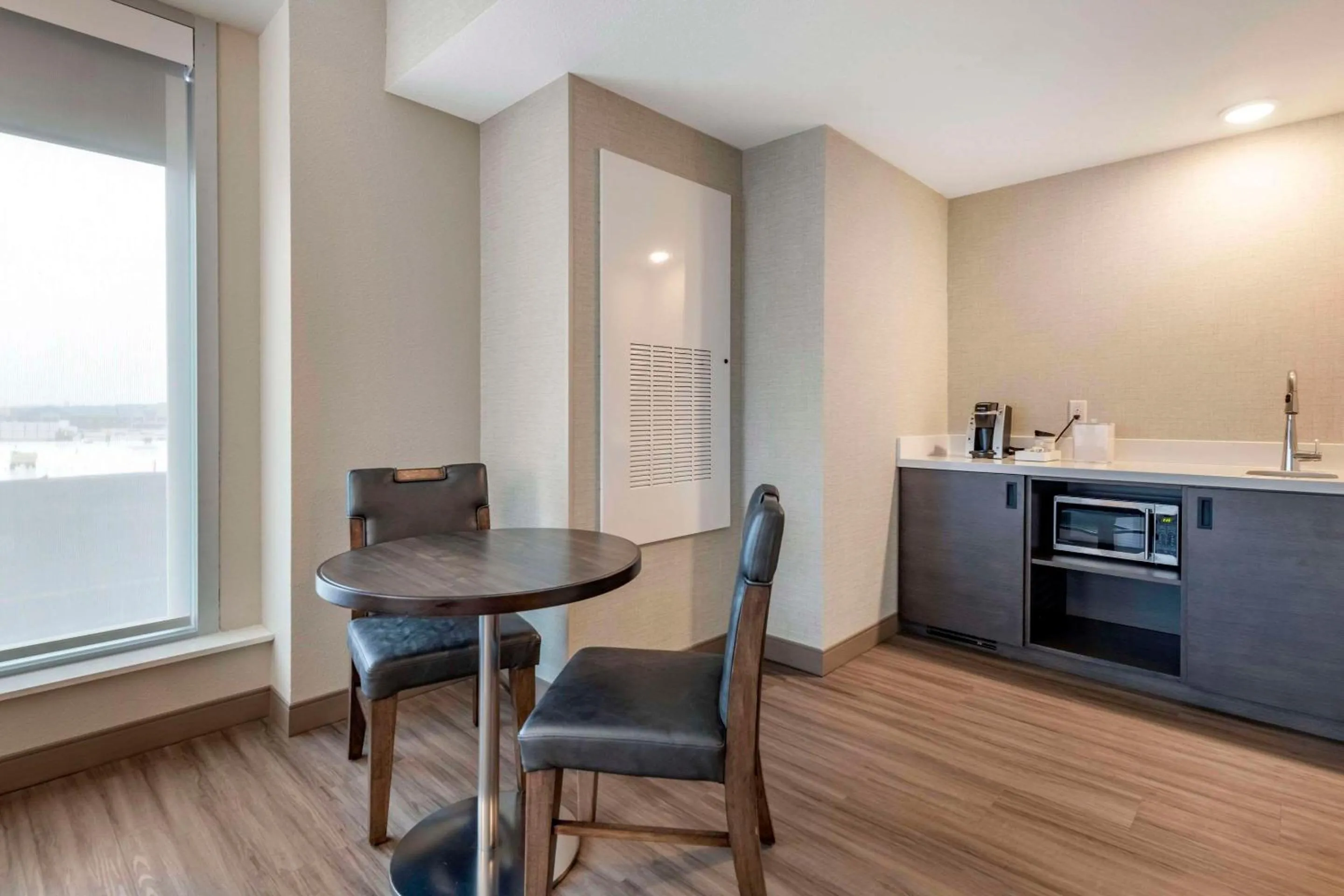 Dining area in Cambria Hotel Bloomington Mall of America Minneapolis Airport
