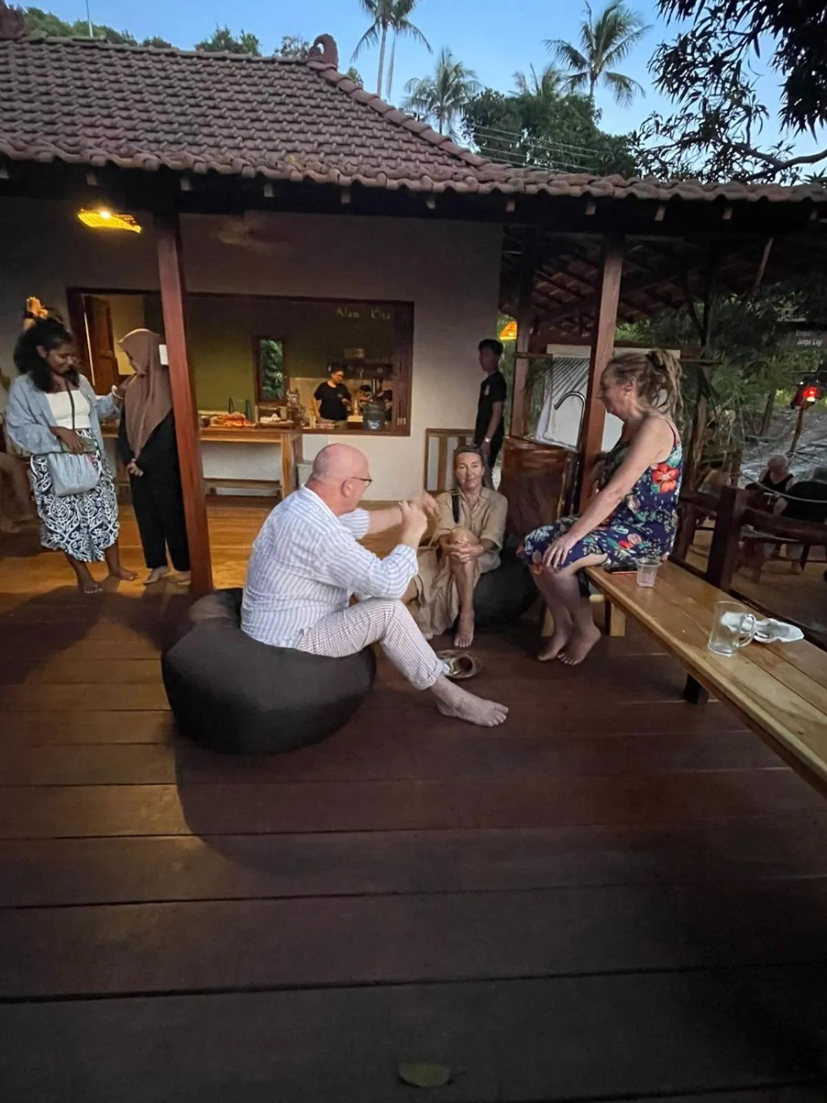 Restaurant/places to eat in Alam Kita