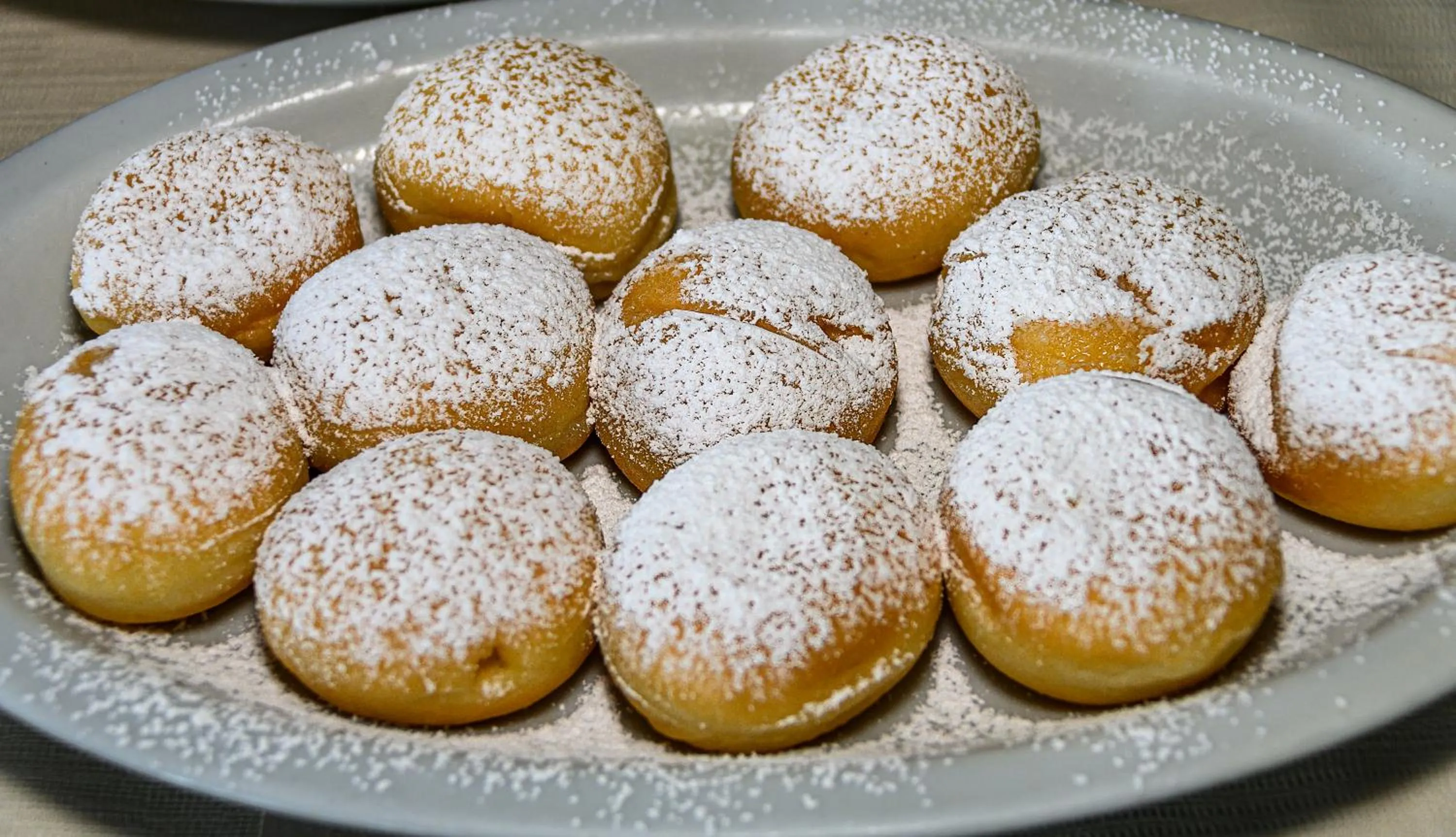 Food and drinks in Hotel Paris