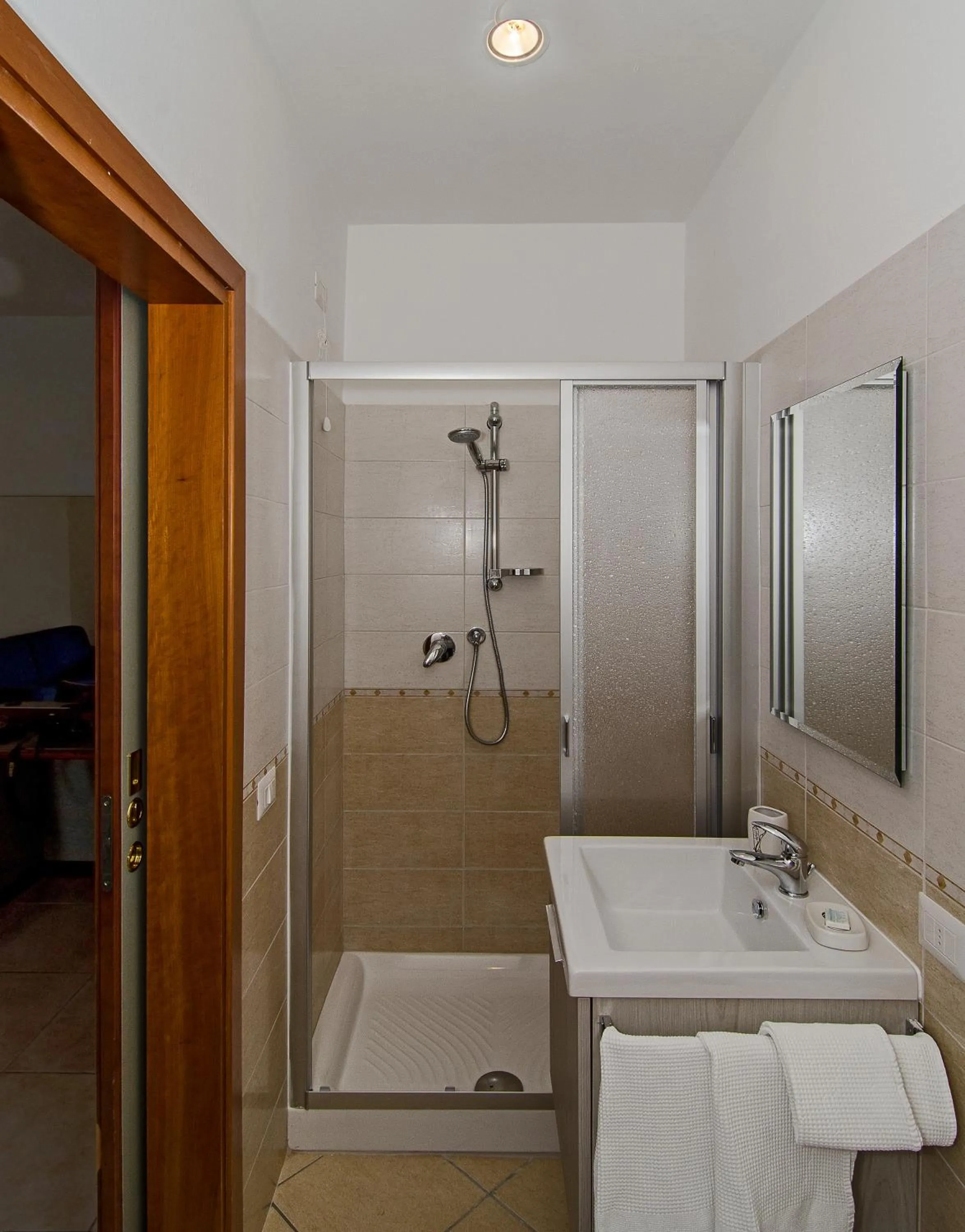 Bathroom in Hotel Paris