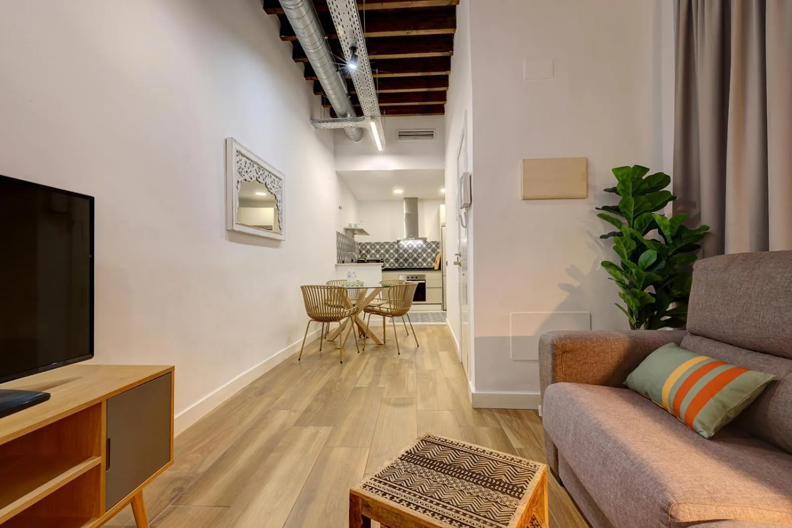 TV and multimedia in Aqua Apartments Málaga