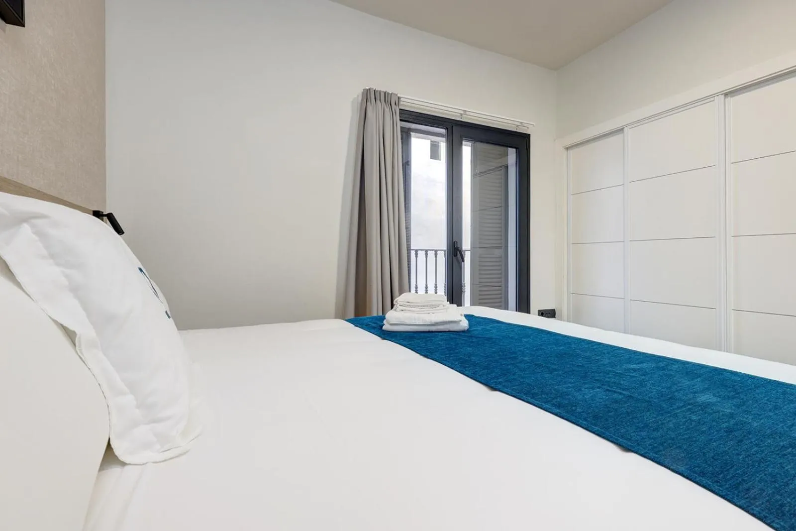 Bed in Aqua Apartments Málaga