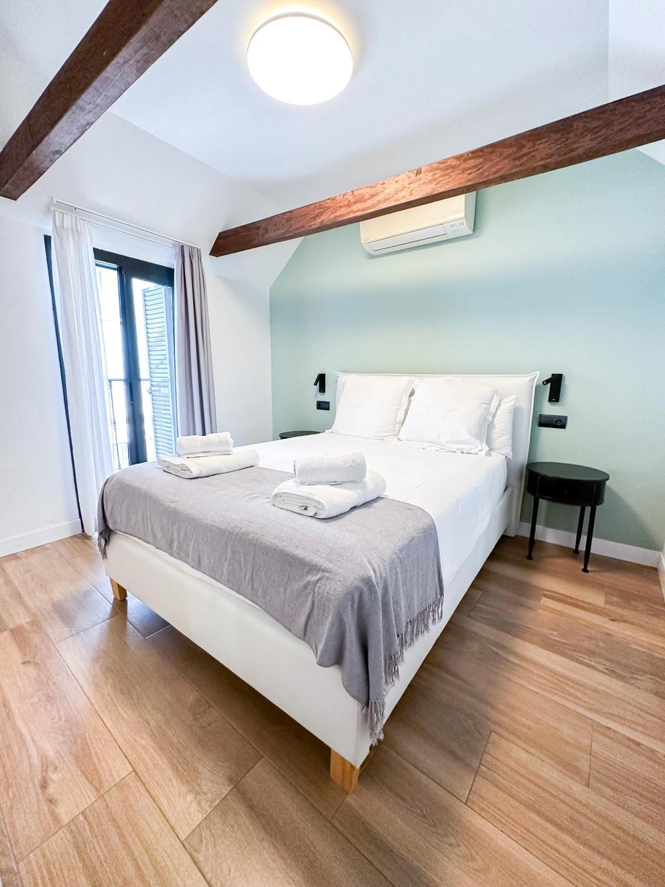 Bed in Aqua Apartments Málaga