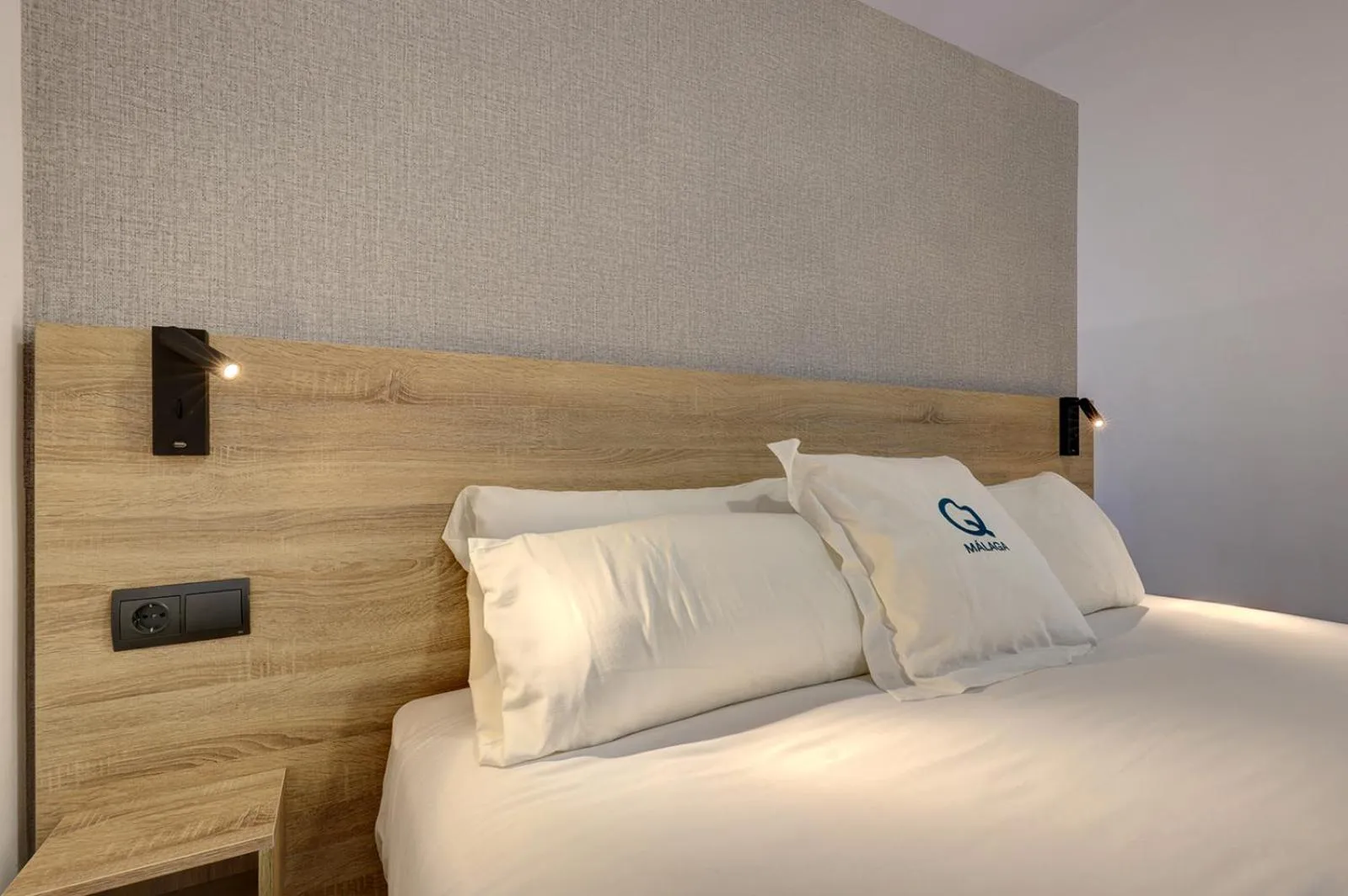 Bed in Aqua Apartments Málaga