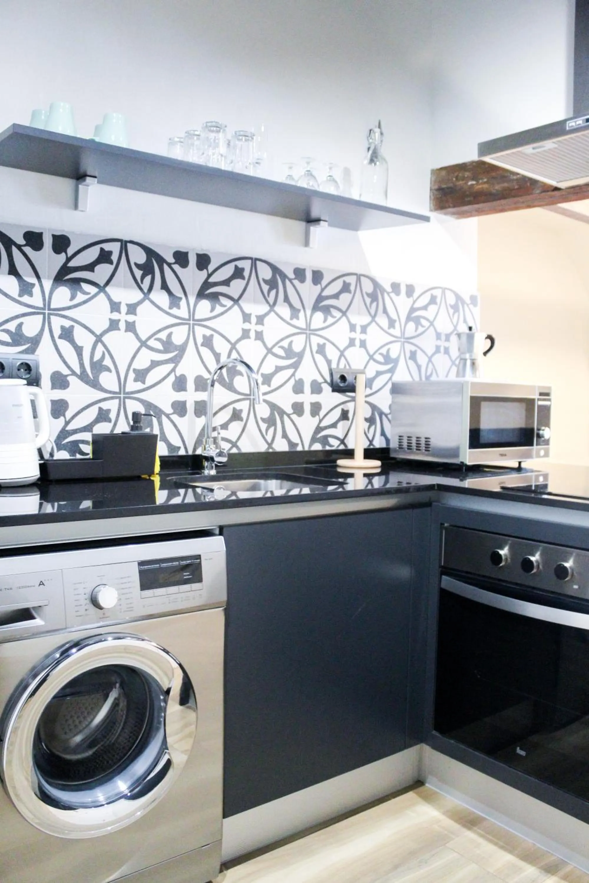 washing machine in Aqua Apartments Málaga