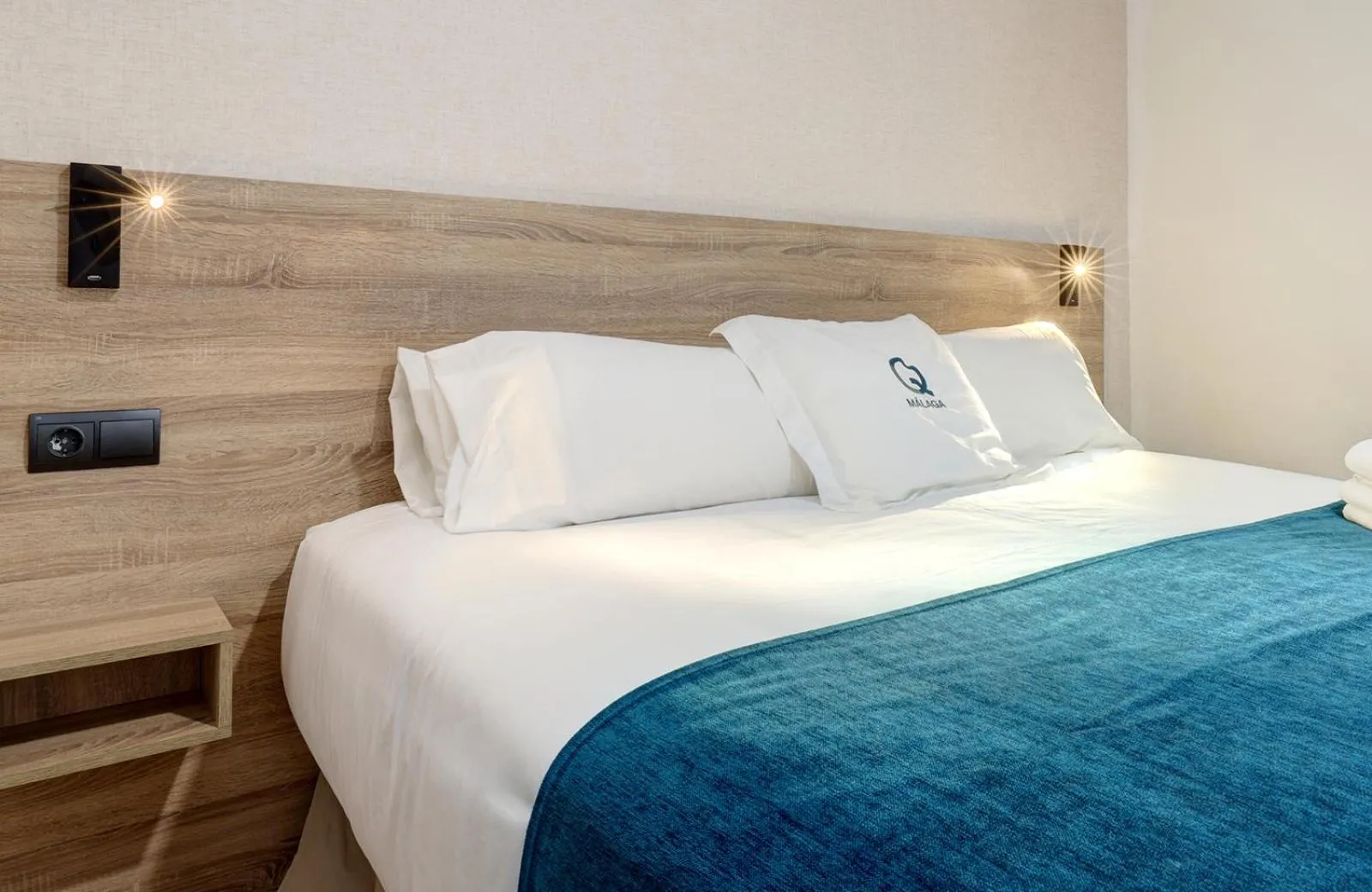 Bed in Aqua Apartments Málaga