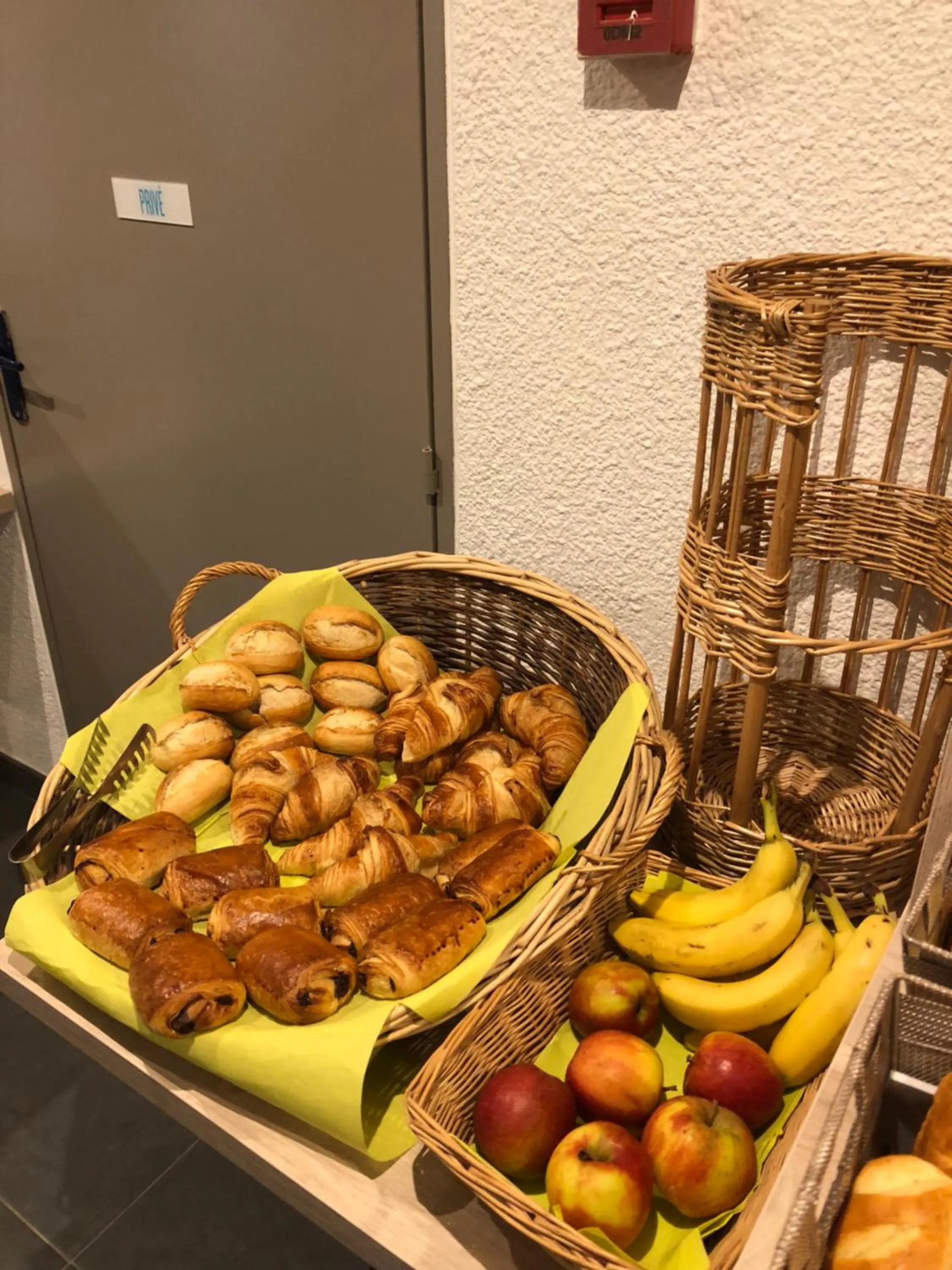 Buffet breakfast in Hôtel du stade ex Kyriad Direct Lille Est Stade Pierre Mauroy